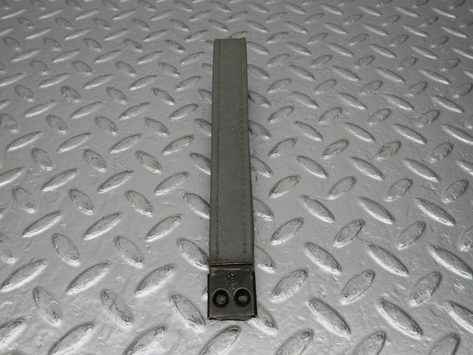 32564 Mercedes-Benz S124 300TE Wagon Tailgate Handle