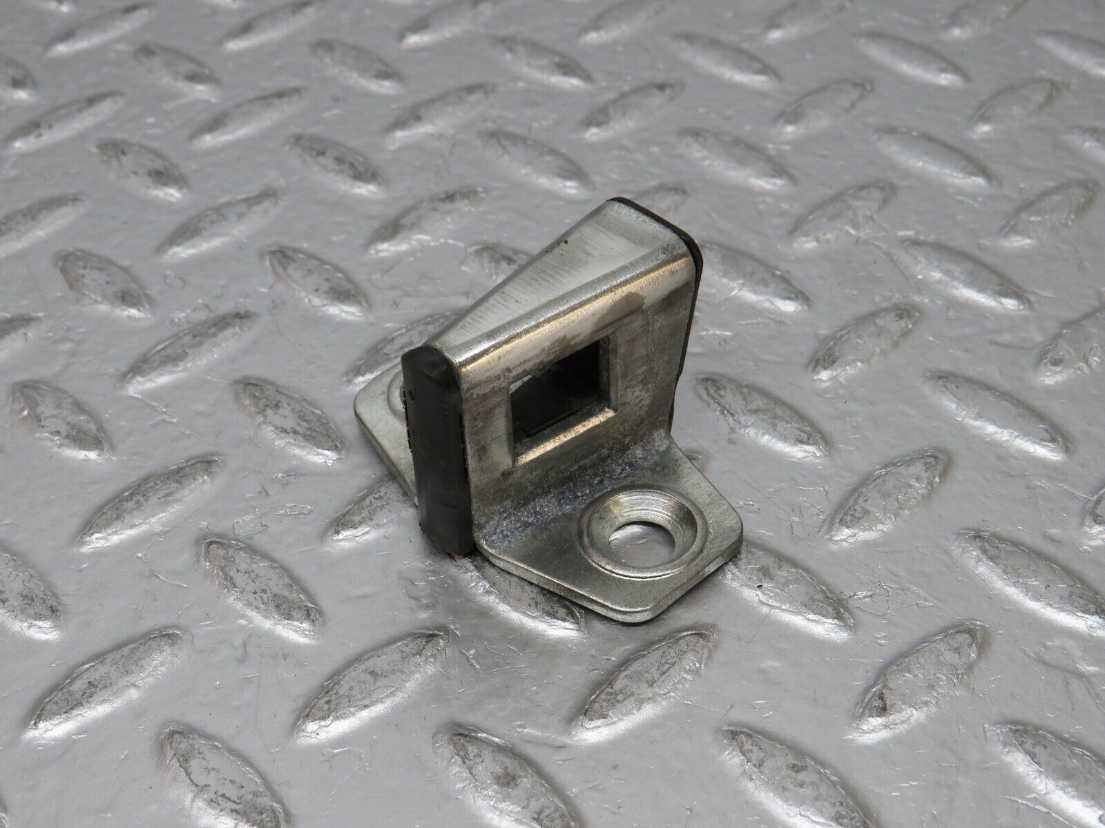 31774 Mercedes-Benz W201 190LE 1.8L Door Lock Latch