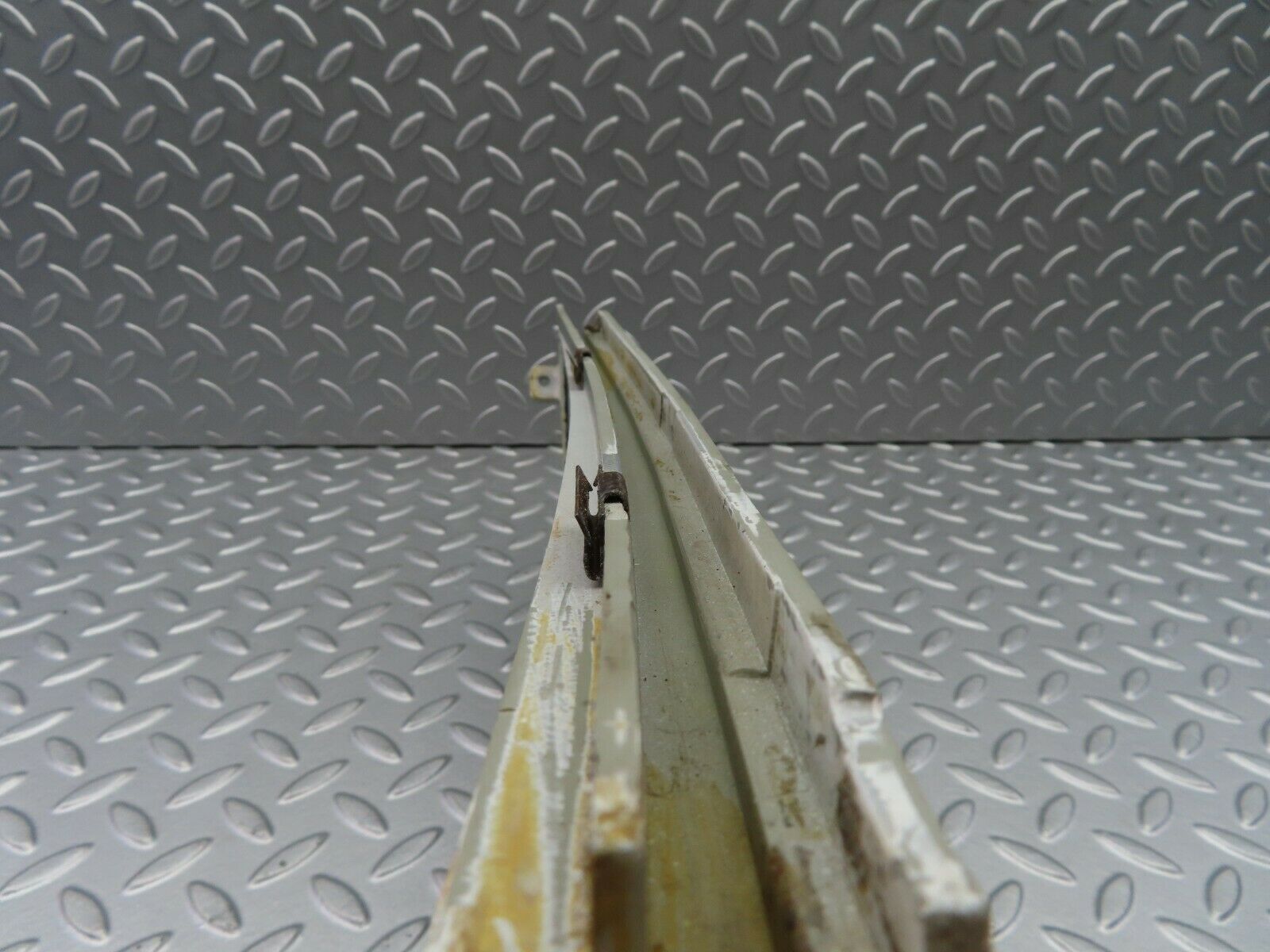 6916 Mercedes-Benz C107 350SLC Coupe Side Window Louvre Rear Left