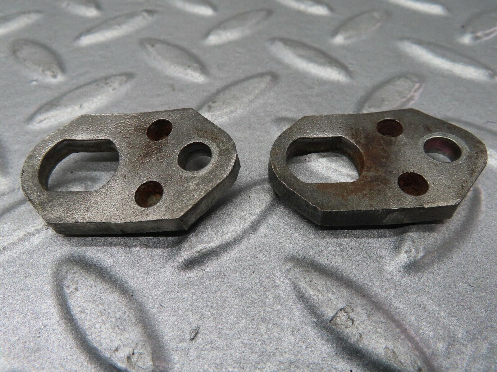 16743 Mercedes-Benz C107 380SLC Fuel Injector Bracket Pair