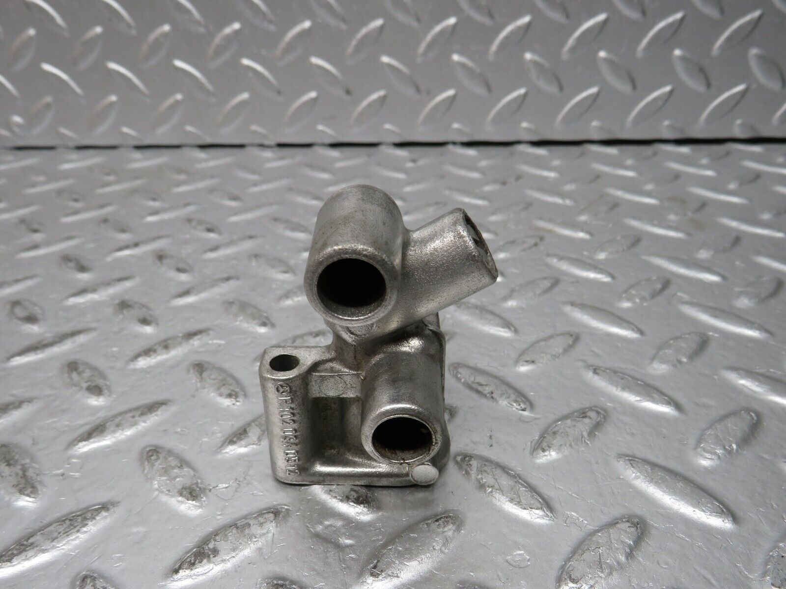 32042 Mercedes-Benz W123 230E Idle Control Valve 1020940512