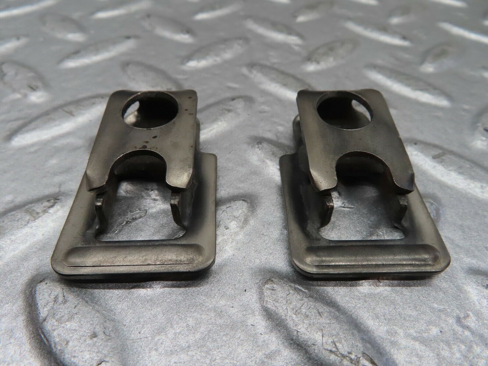 20056 Mercedes-Benz R129 300SL Coupe Fuel Injector Bracket