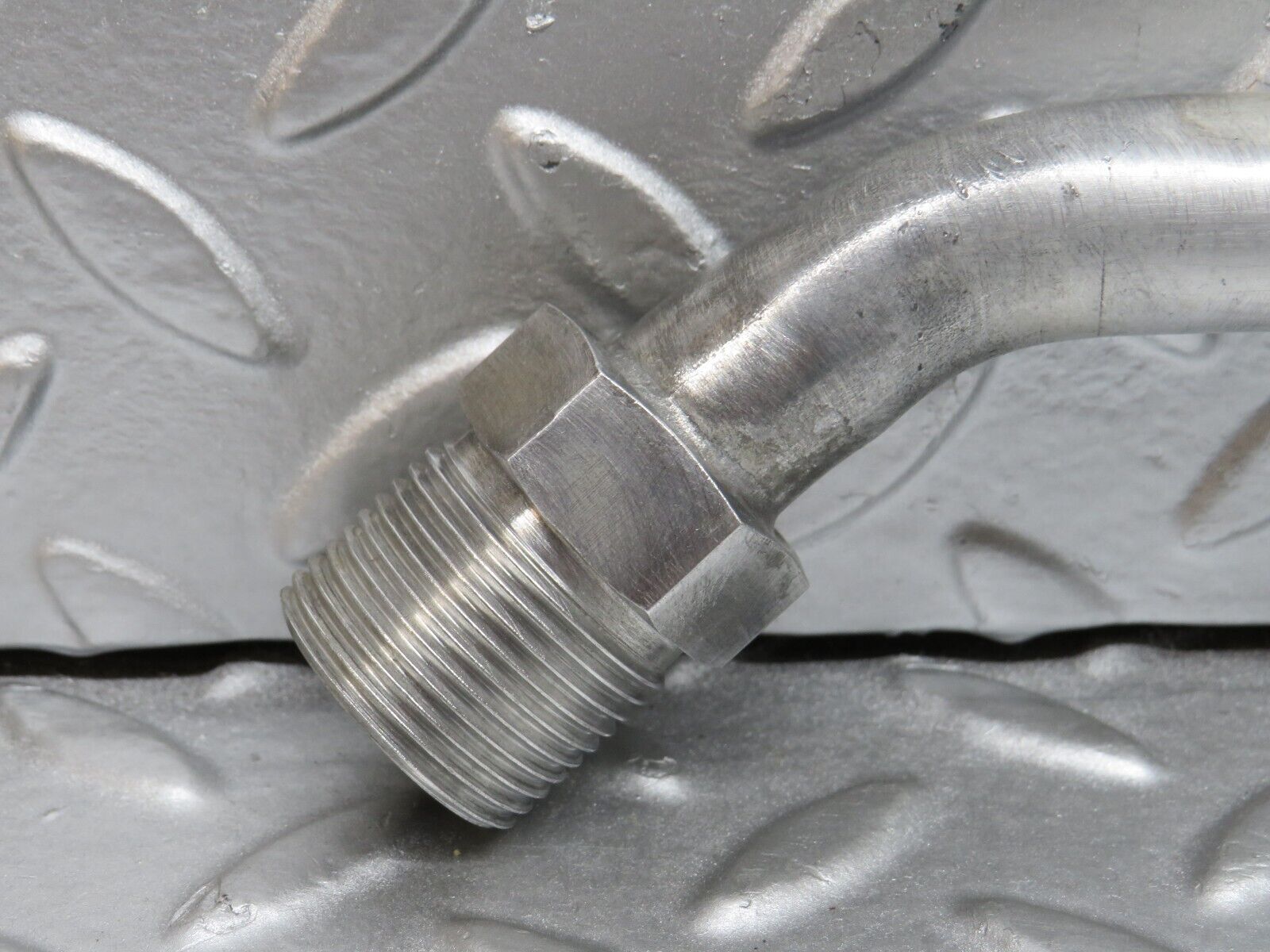 32593 Mercedes-Benz S124 300TE Wagon Air Conditioning Hose Pipe