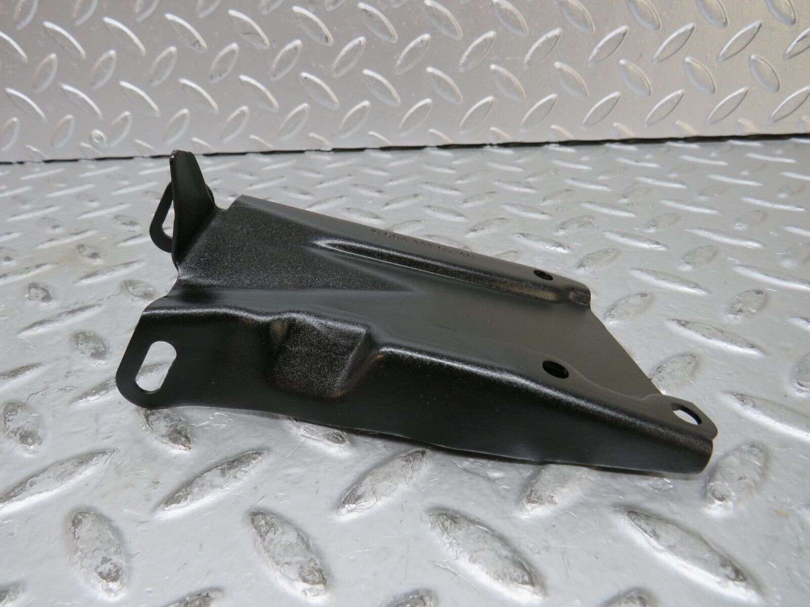 27699 Mercedes-Benz S124 300TE Wagon Air Intake Manifold Bracket 6041410740