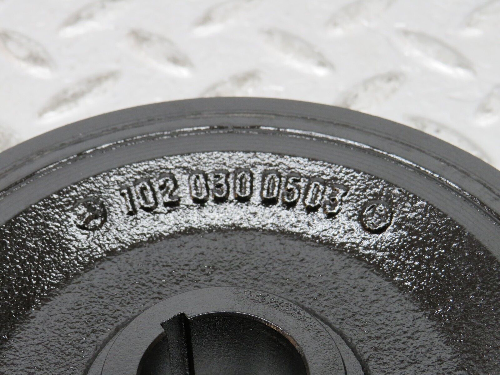 32150 Mercedes-Benz W123 230E Crankshaft Vibration Damper Pulley 1020300503