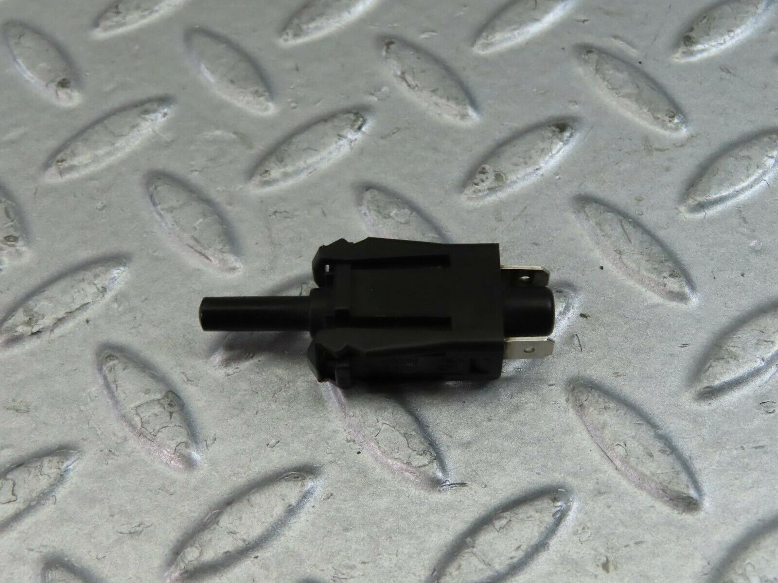 9334 Mercedes-Benz C124 300CE Coupe Door Contact Switch 0015458714