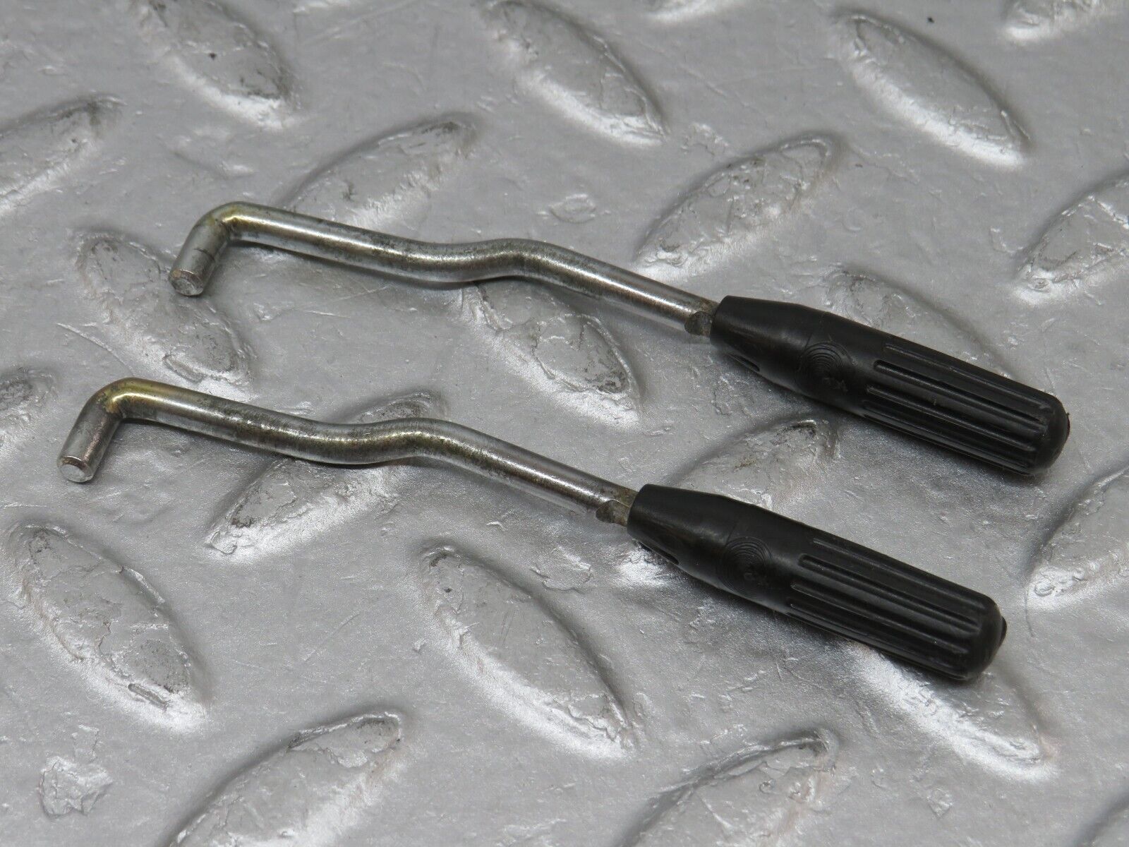 36049 Mercedes-Benz W126 420SE Front Door Lock Knob Pair