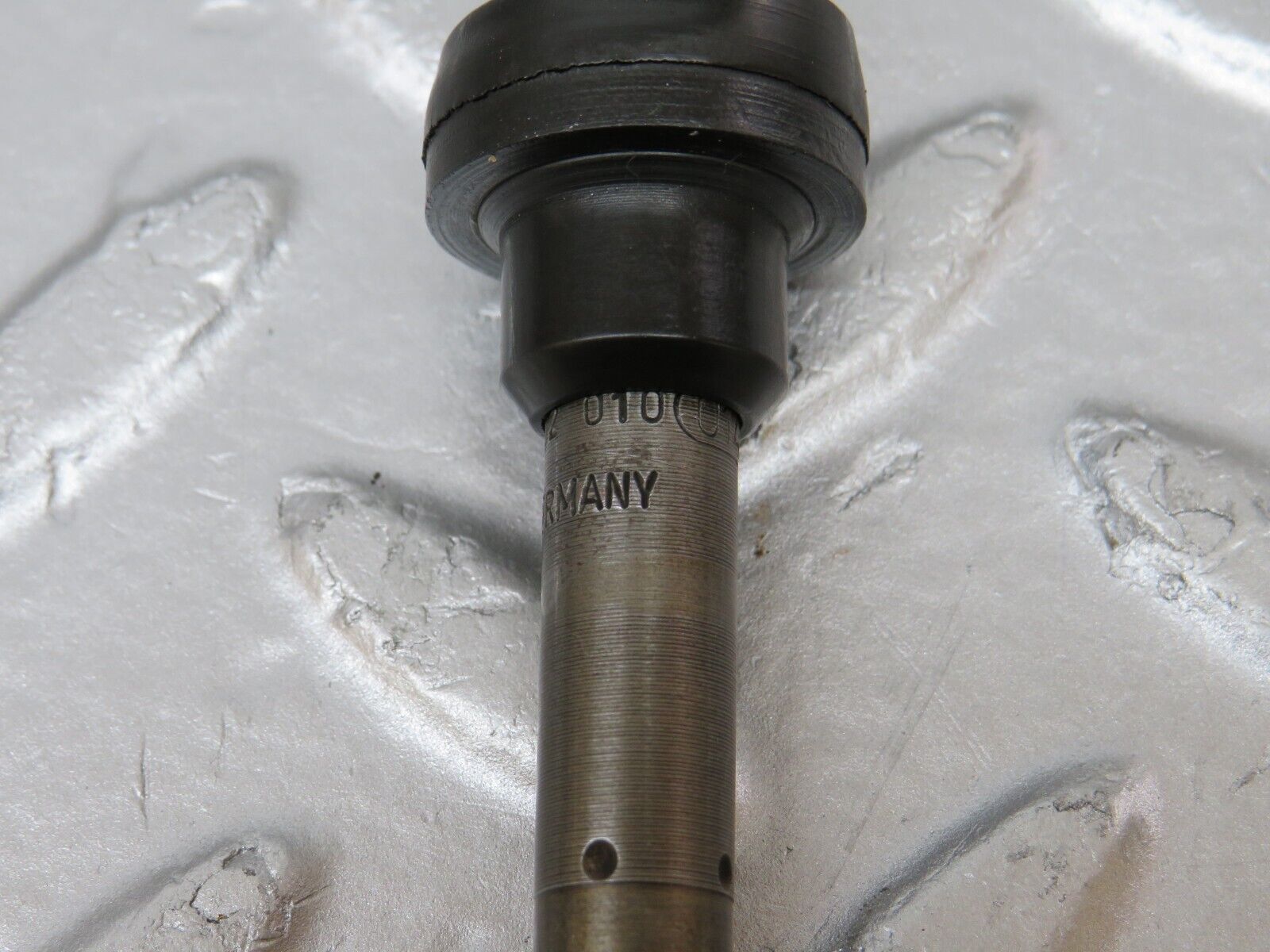 33686 Mercedes-Benz W201 190E 2.0L Fuel Injector Bosch 0437502010