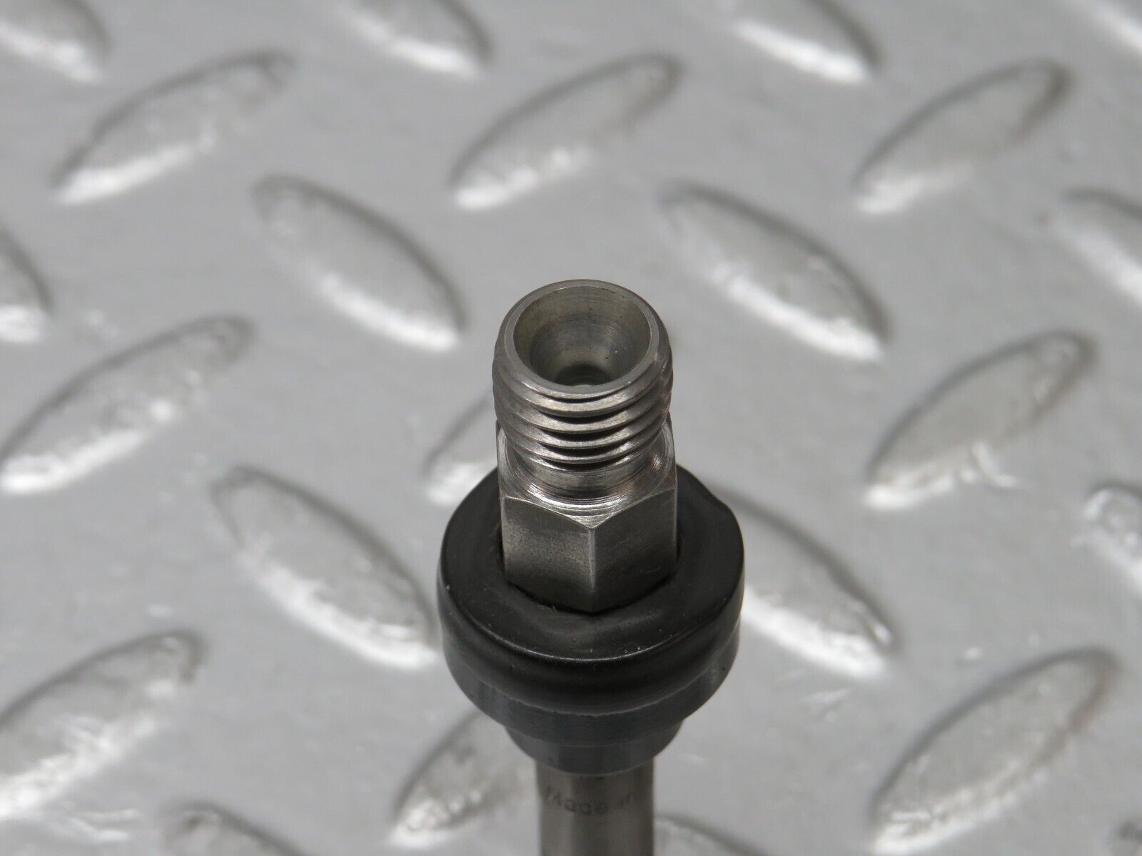 33687 Mercedes-Benz W201 190E 2.0L Fuel Injector Bosch 0437502010