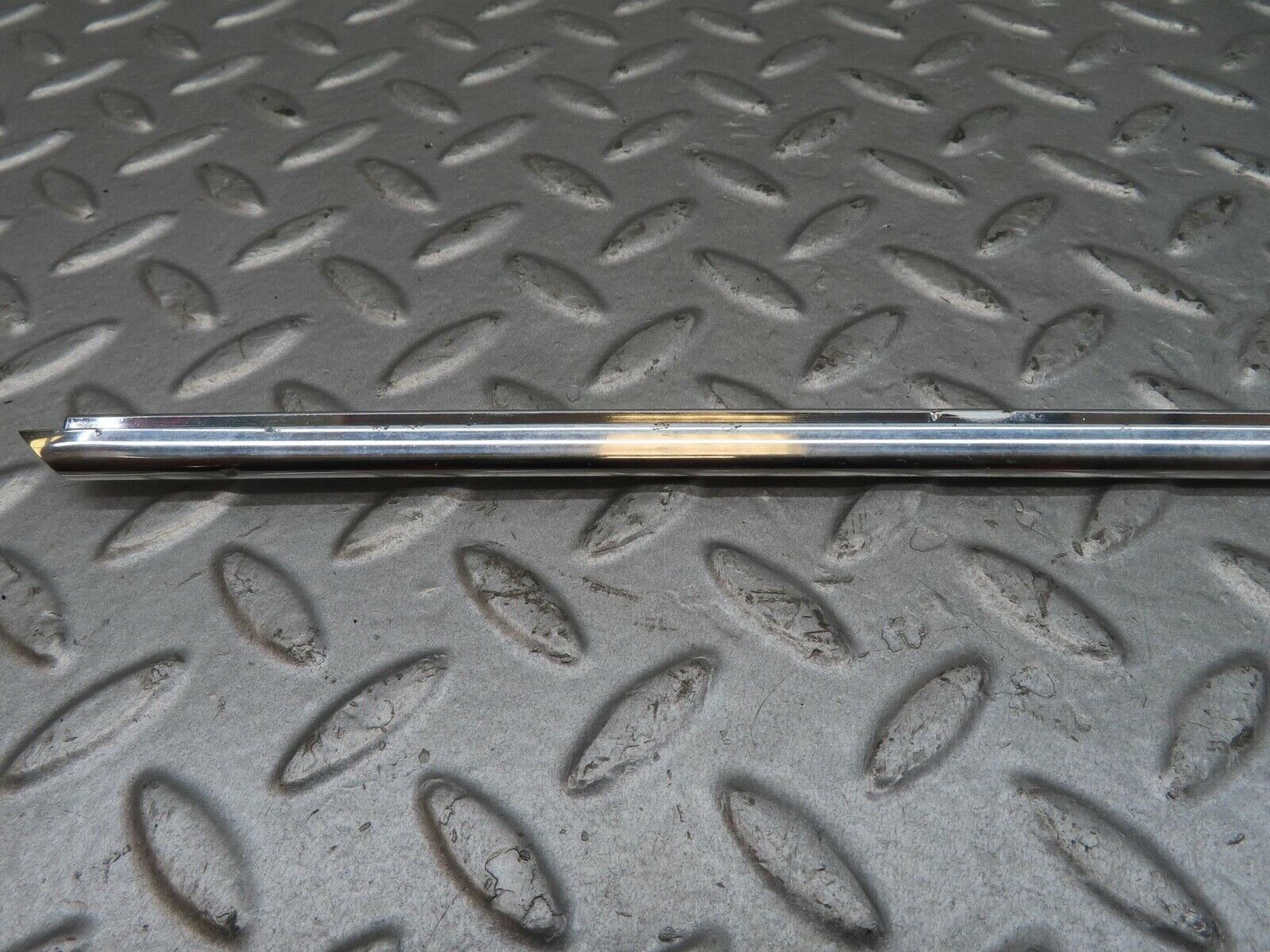 13186 Mercedes-Benz W111 220S Front Right Door Window Chrome Frame