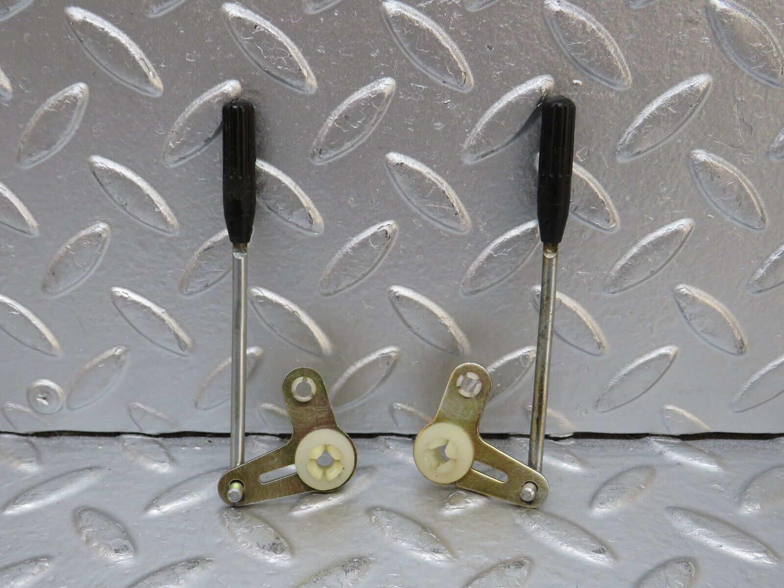 32489 Mercedes-Benz S124 300TE Wagon Rear Door Lock Knob Pair