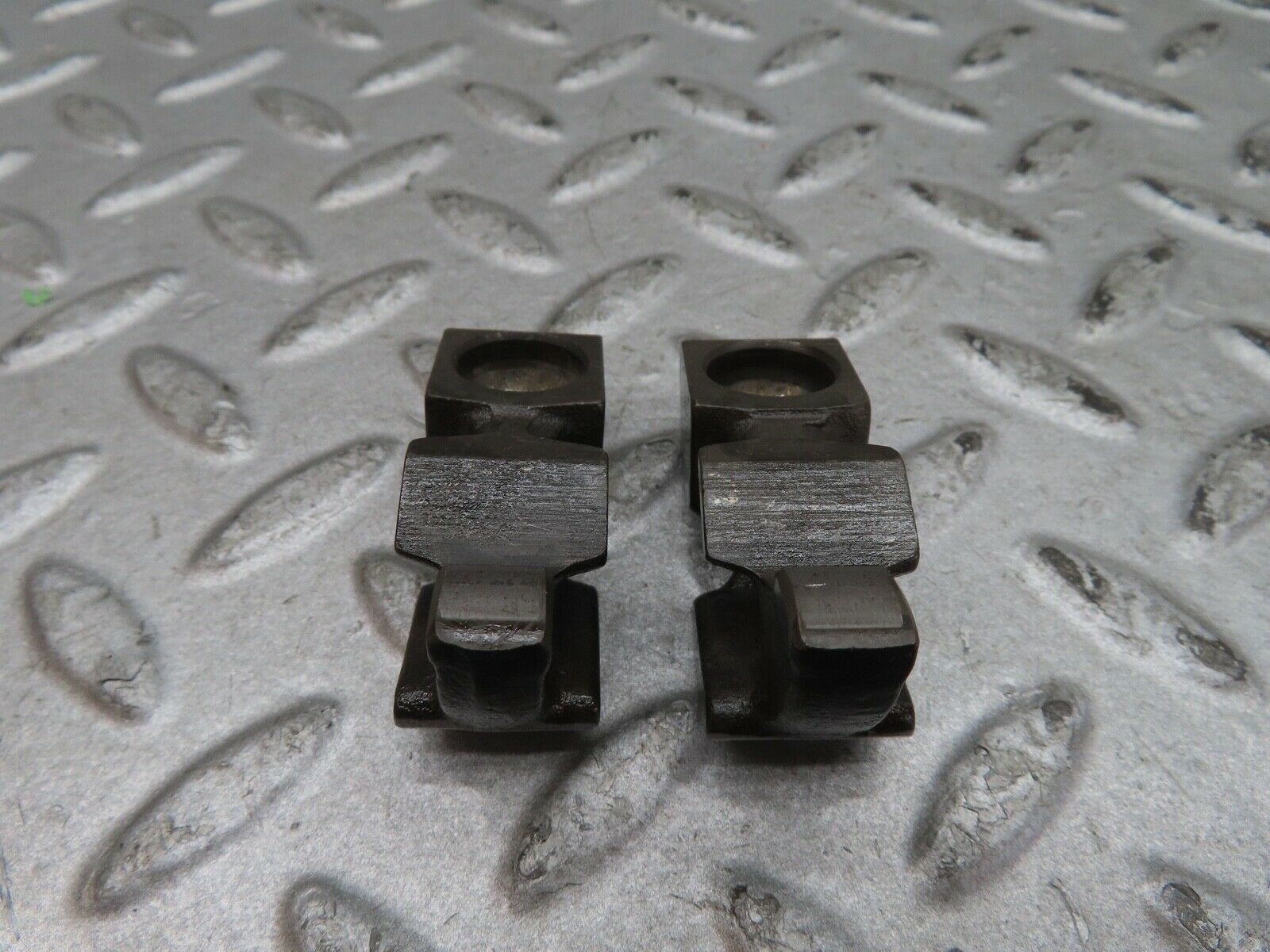 17864 Mercedes-Benz W116 450SEL Valve Rocker Arm