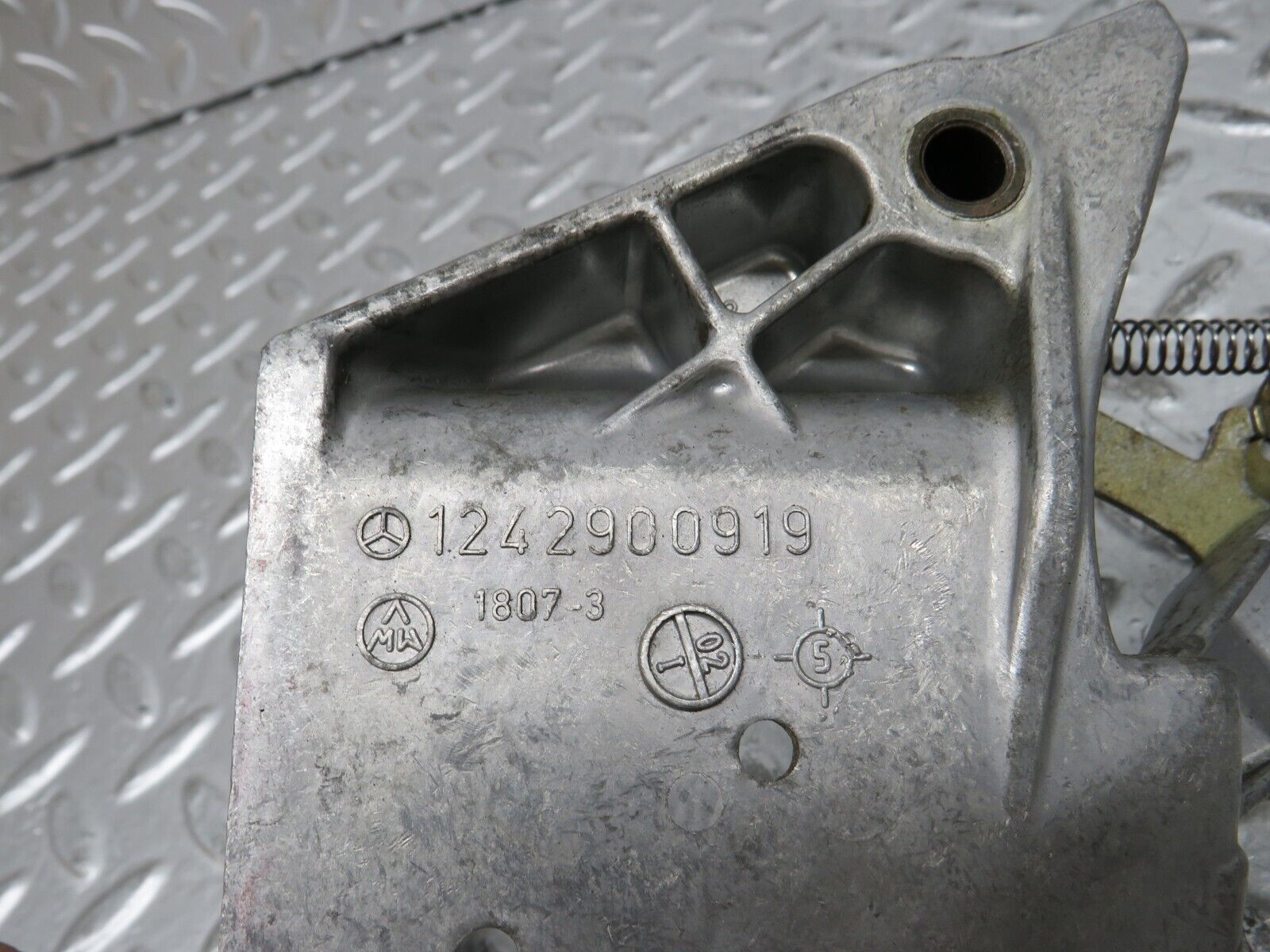 29030 Mercedes-Benz C124 320CE Coupe Brake Pedal Bracket 1242900919