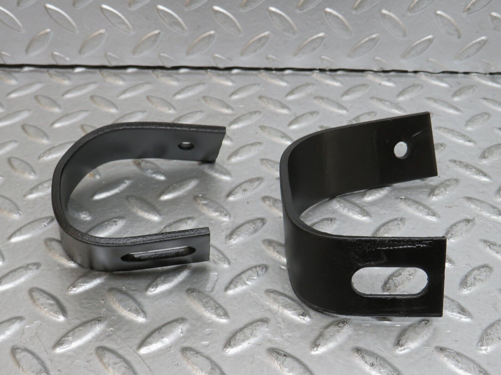 29673 Mercedes-Benz W123 230E Front Bumper Bracket