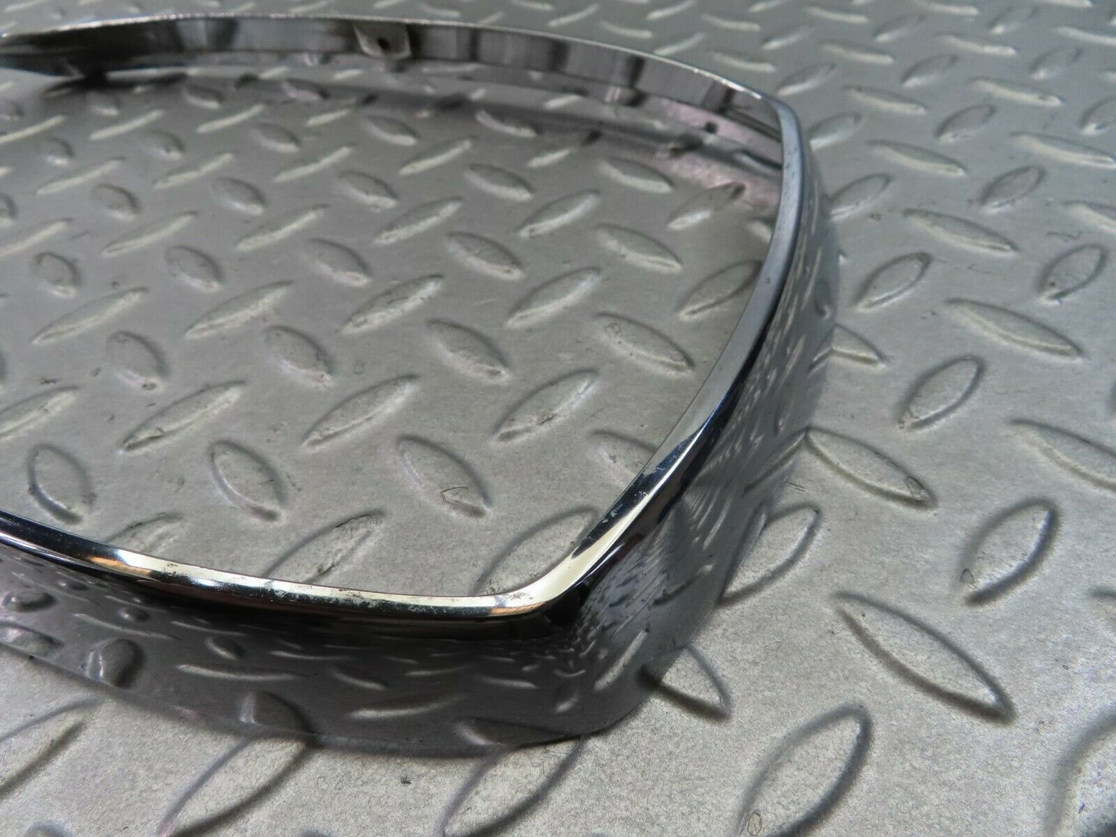 8142 Mercedes-Benz W114 Headlight Chrome Frame