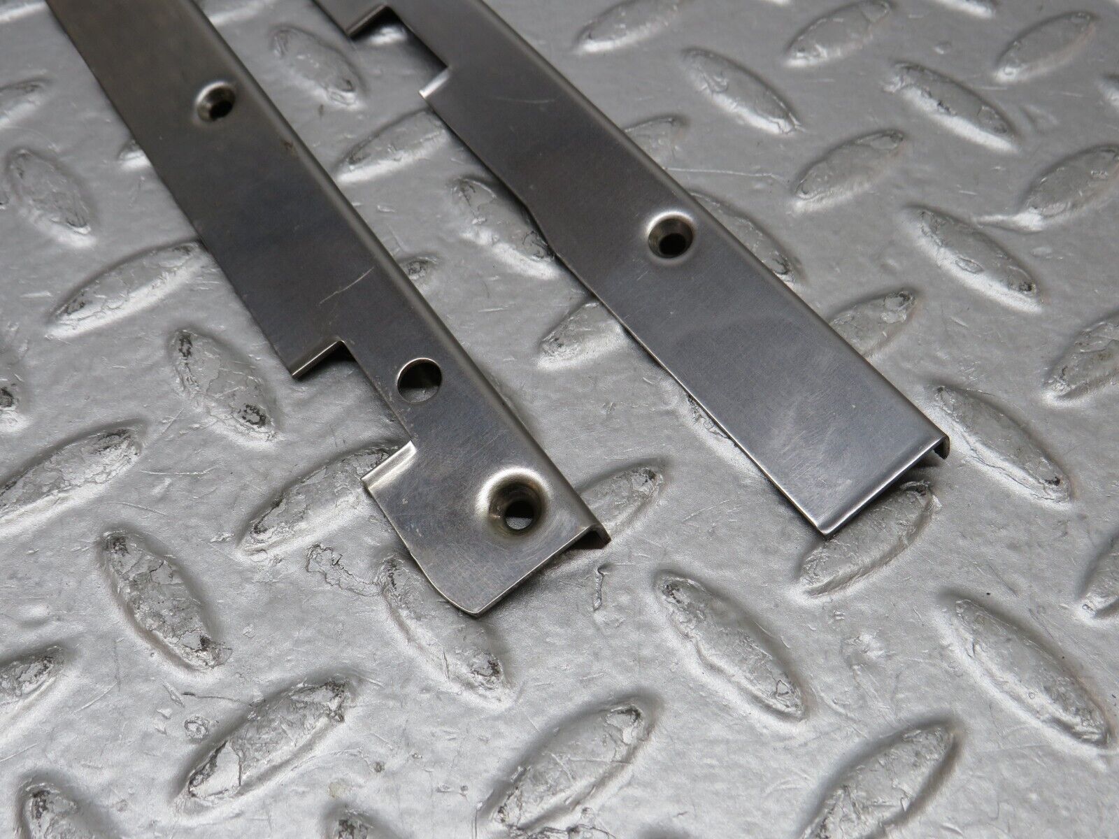 36215 Mercedes-Benz W126 420SE Sunroof Chrome Trim Set