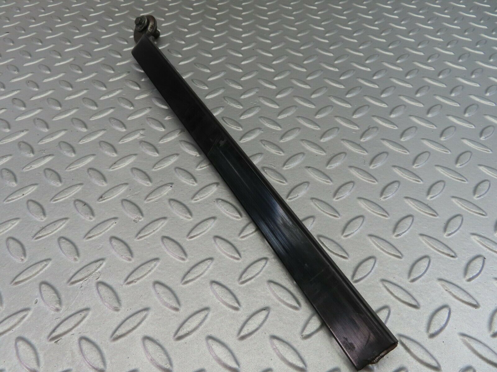 7345 Mercedes-Benz W116 450SE Seat Belt Runner Right