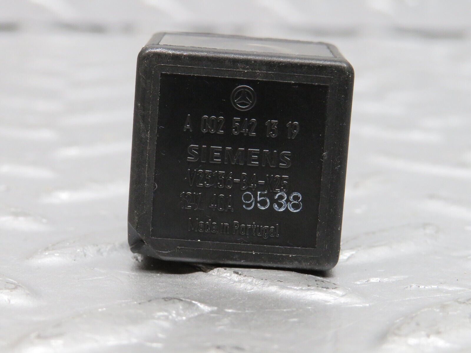 39646 Mercedes-Benz R129 320SL Coupe Multi Purpose Relay 0025421319