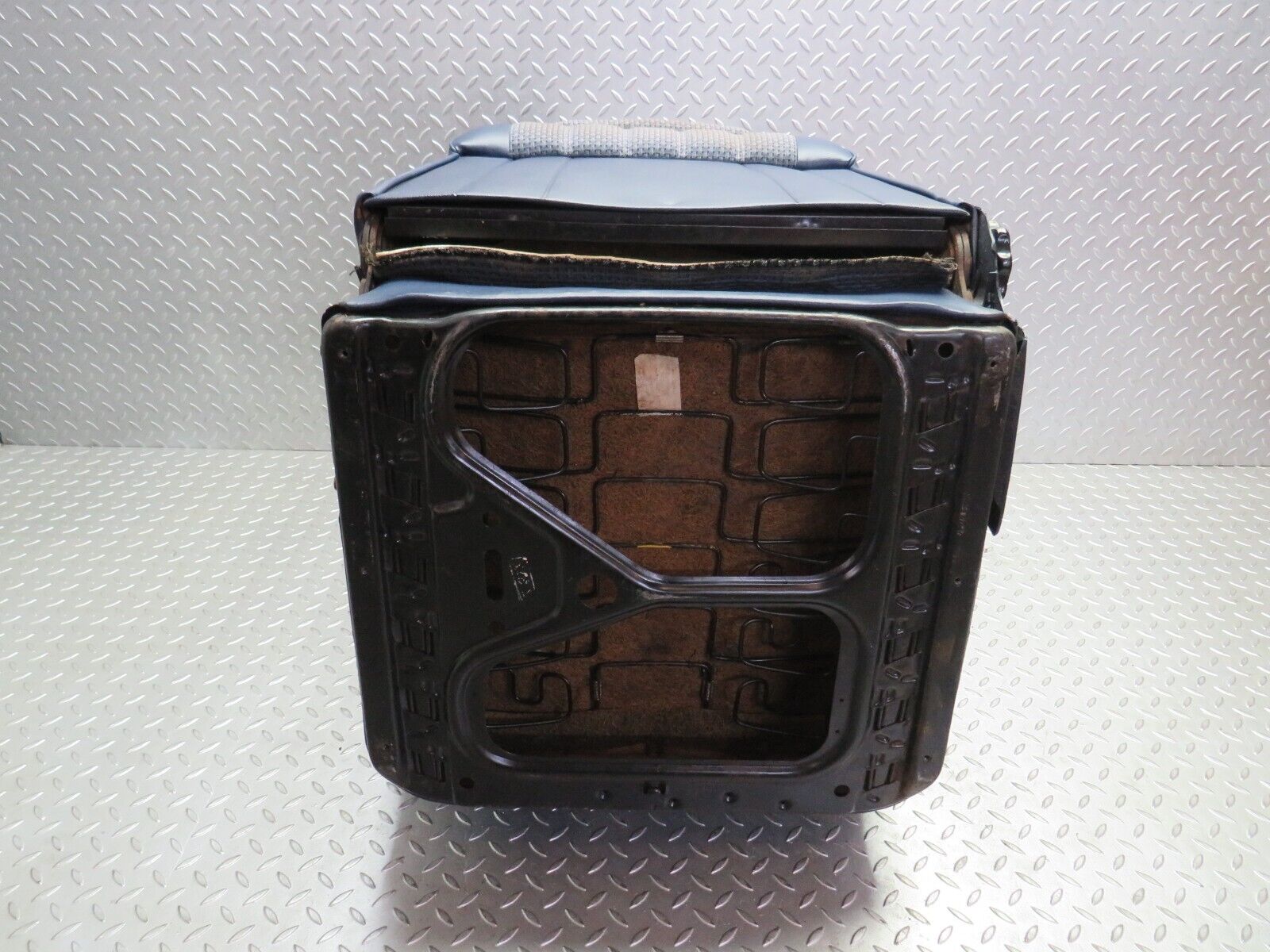 31135 Mercedes-Benz W123 200D Front Right Driver Seat Blue