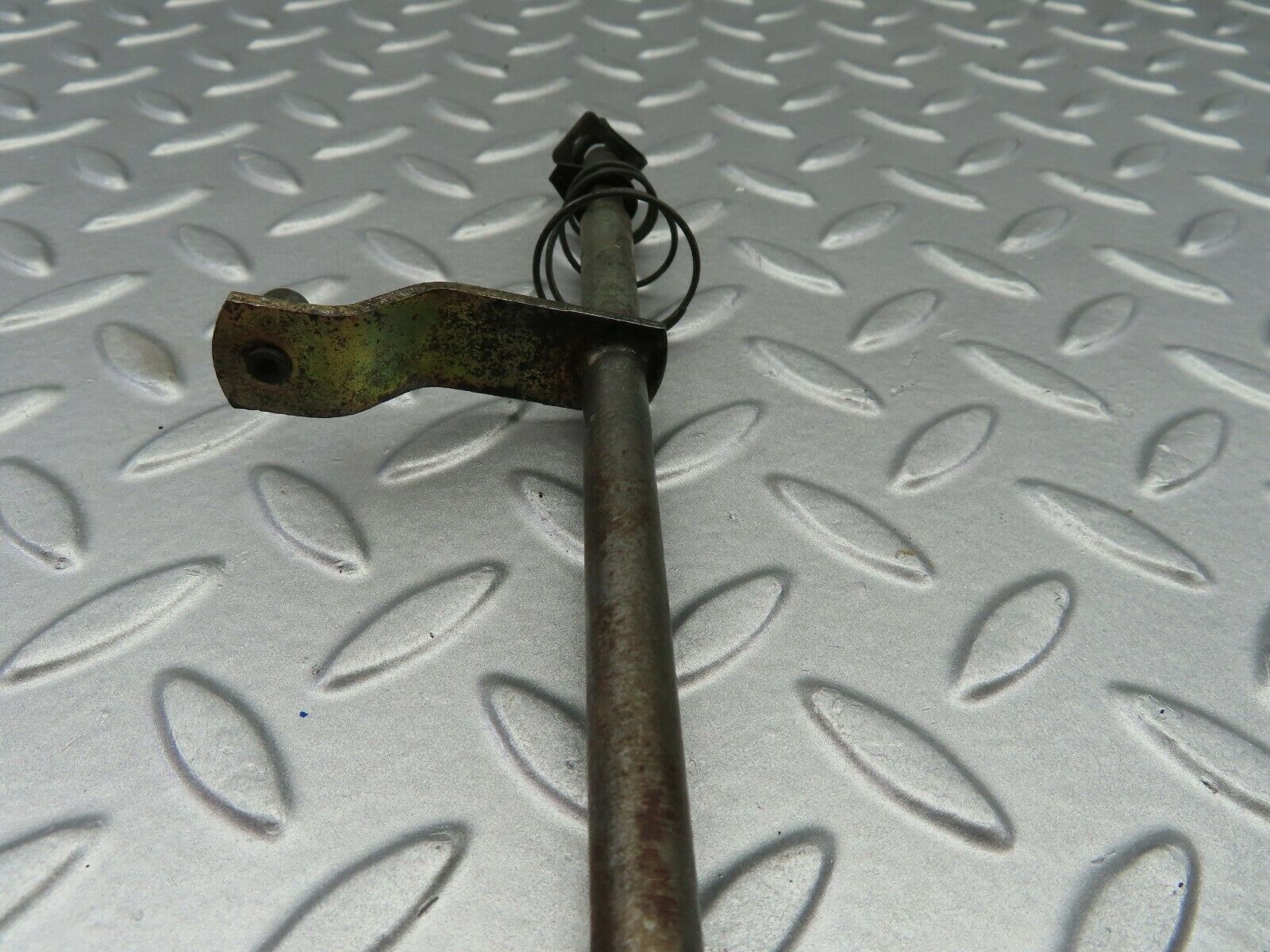 6402 Mercedes-Benz W126 380SE Throttle Linkage