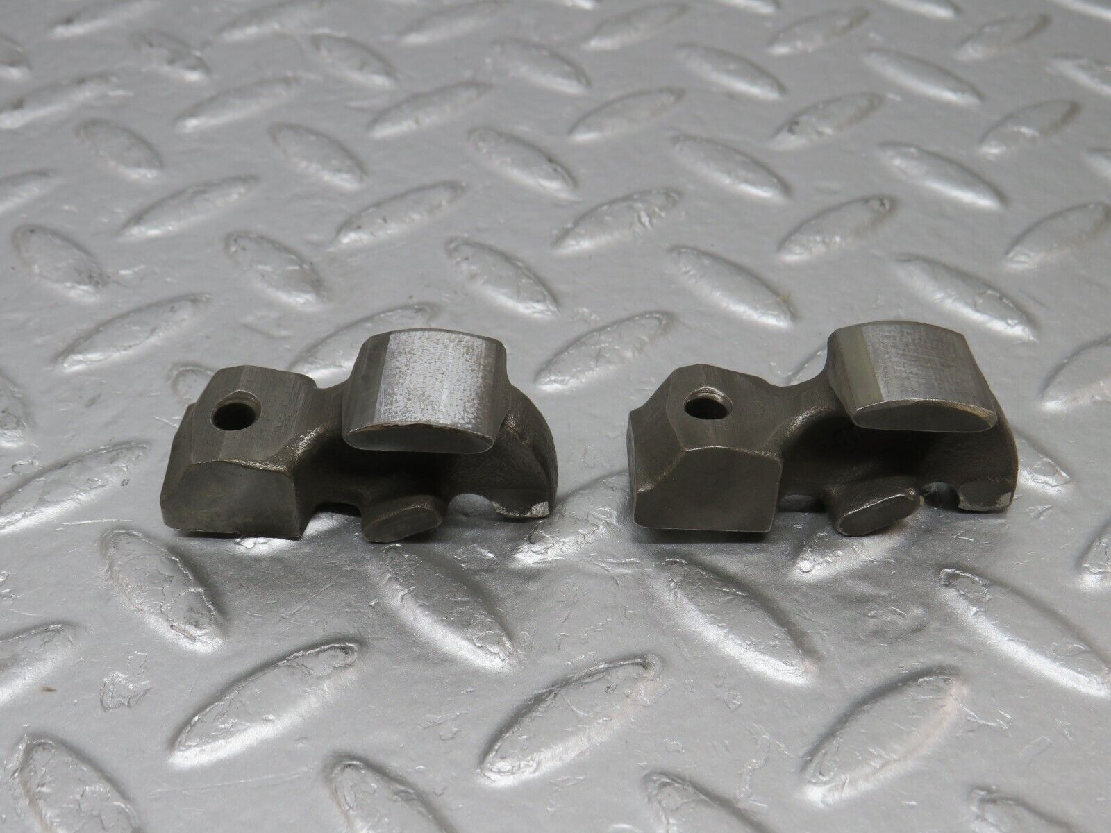 34556 Mercedes-Benz C126 380SEC Coupe Rocker Arm With Valve Tappet