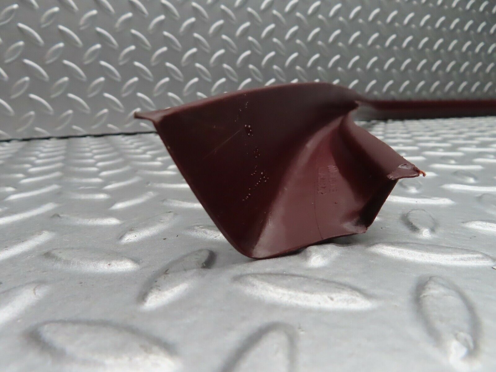 21426 Mercedes-Benz W126 300SE Front Left Door Window Frame Cover 1267250371