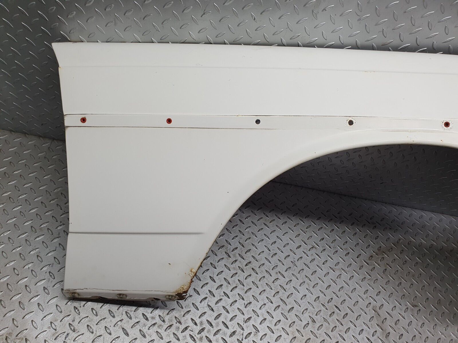 40809 Mercedes-Benz W123 300D Front Right Wing Fender