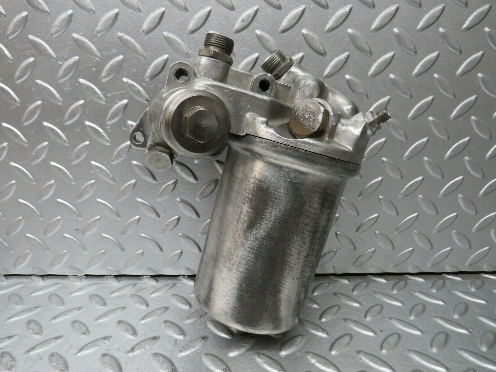 23533 Mercedes-Benz W114 280E Oil Filter Housing 0021846601