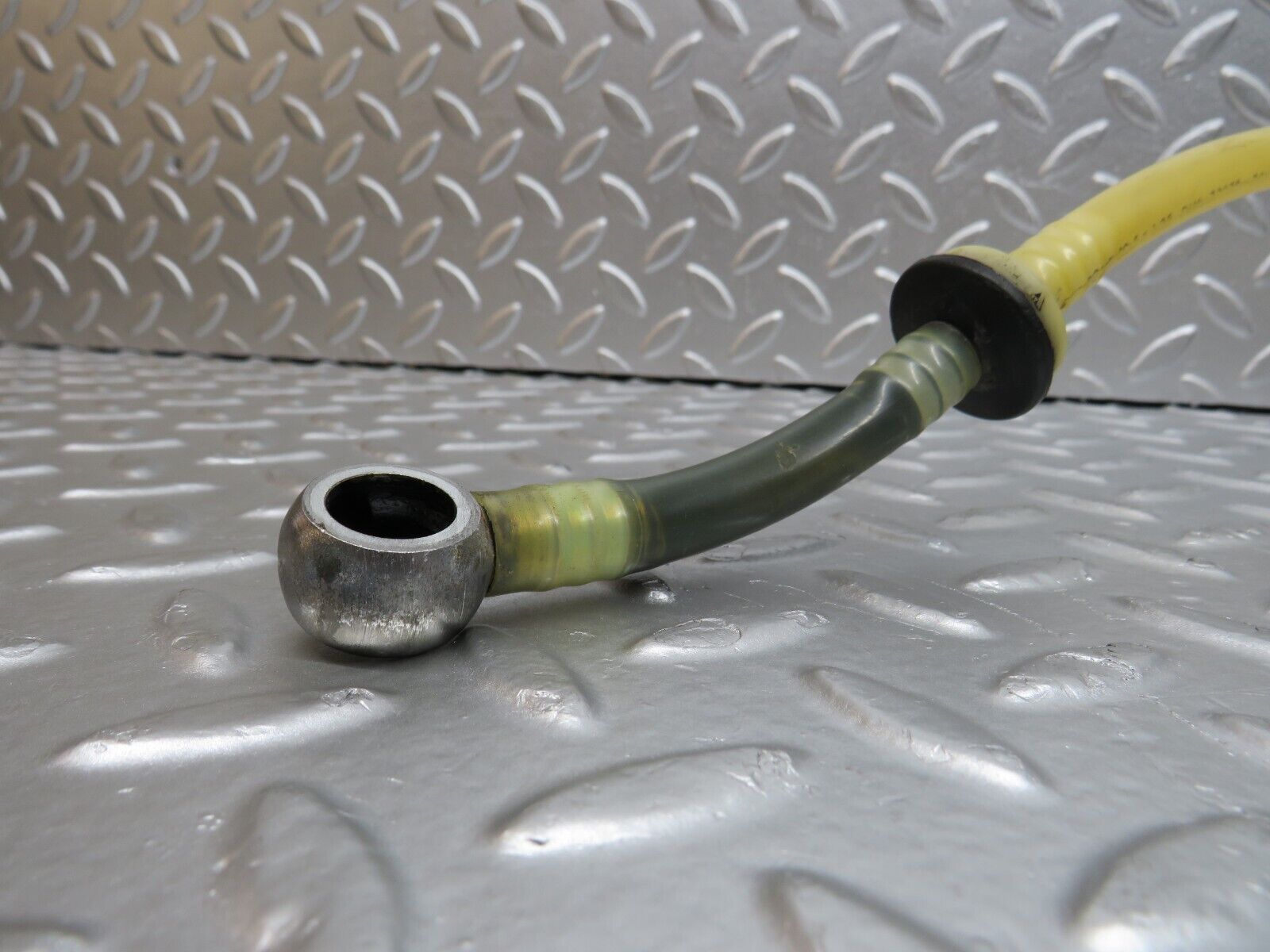 31086 Mercedes-Benz W123 200D Brake Servo Vacuum Pipe