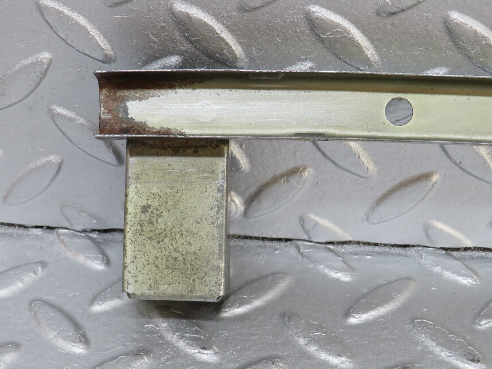 36012 Mercedes-Benz W126 420SE Rear Right Door Window Channel