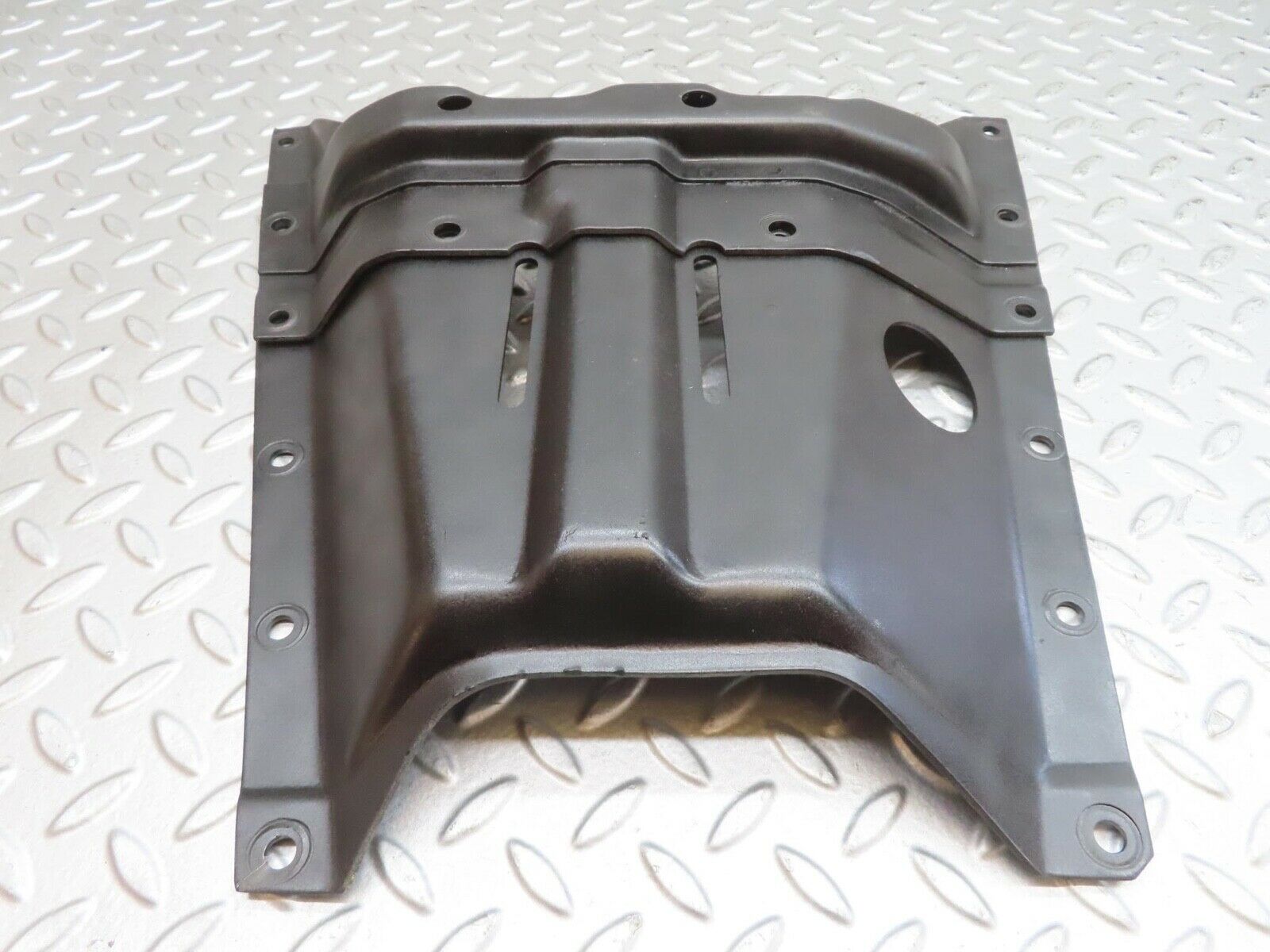 13879 Mercedes-Benz C107 280SLC Gearbox Mount Bracket