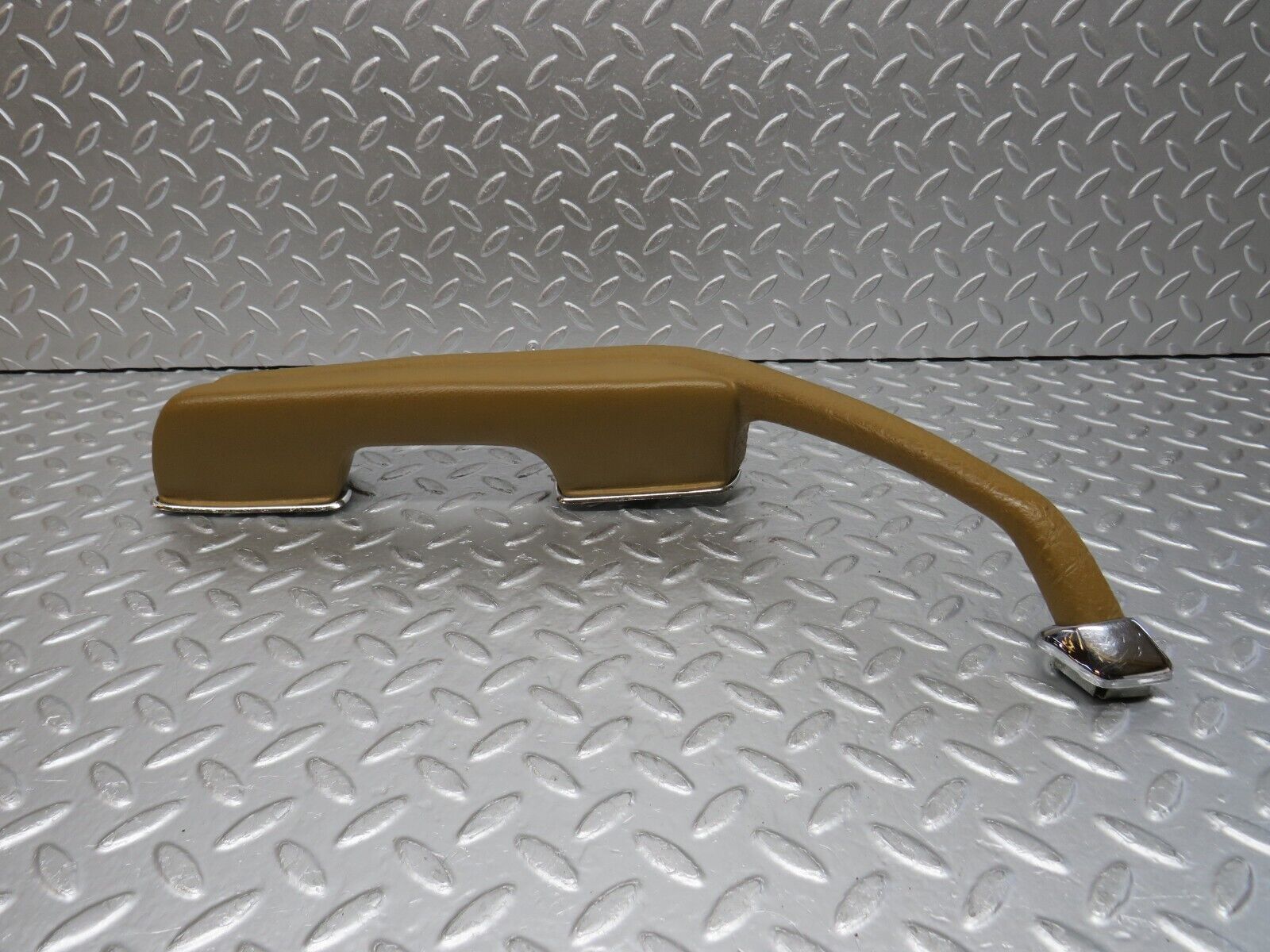 0652 Mercedes-Benz C107 350SLC Coupe Interior Door Handle Right