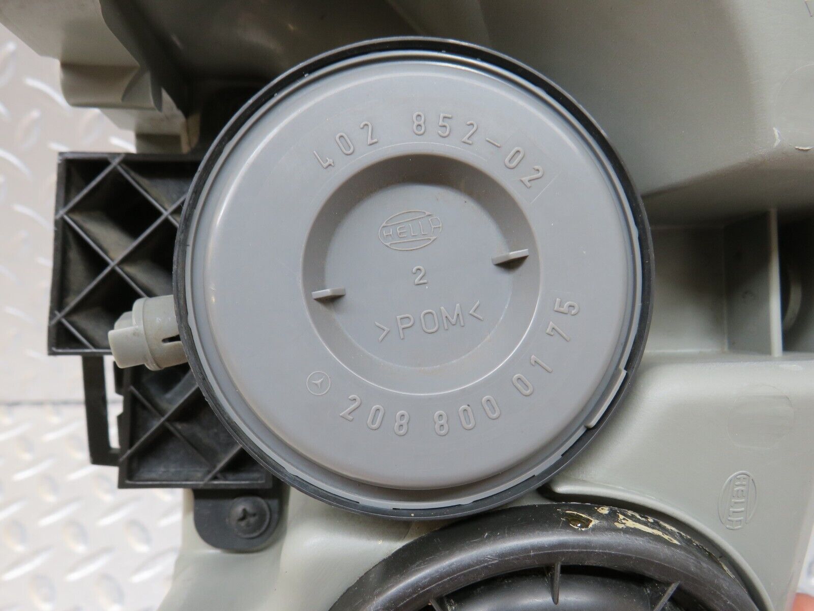 34849 Mercedes-Benz W210 320E Headlight Hella Left Side 15060700 2088000175