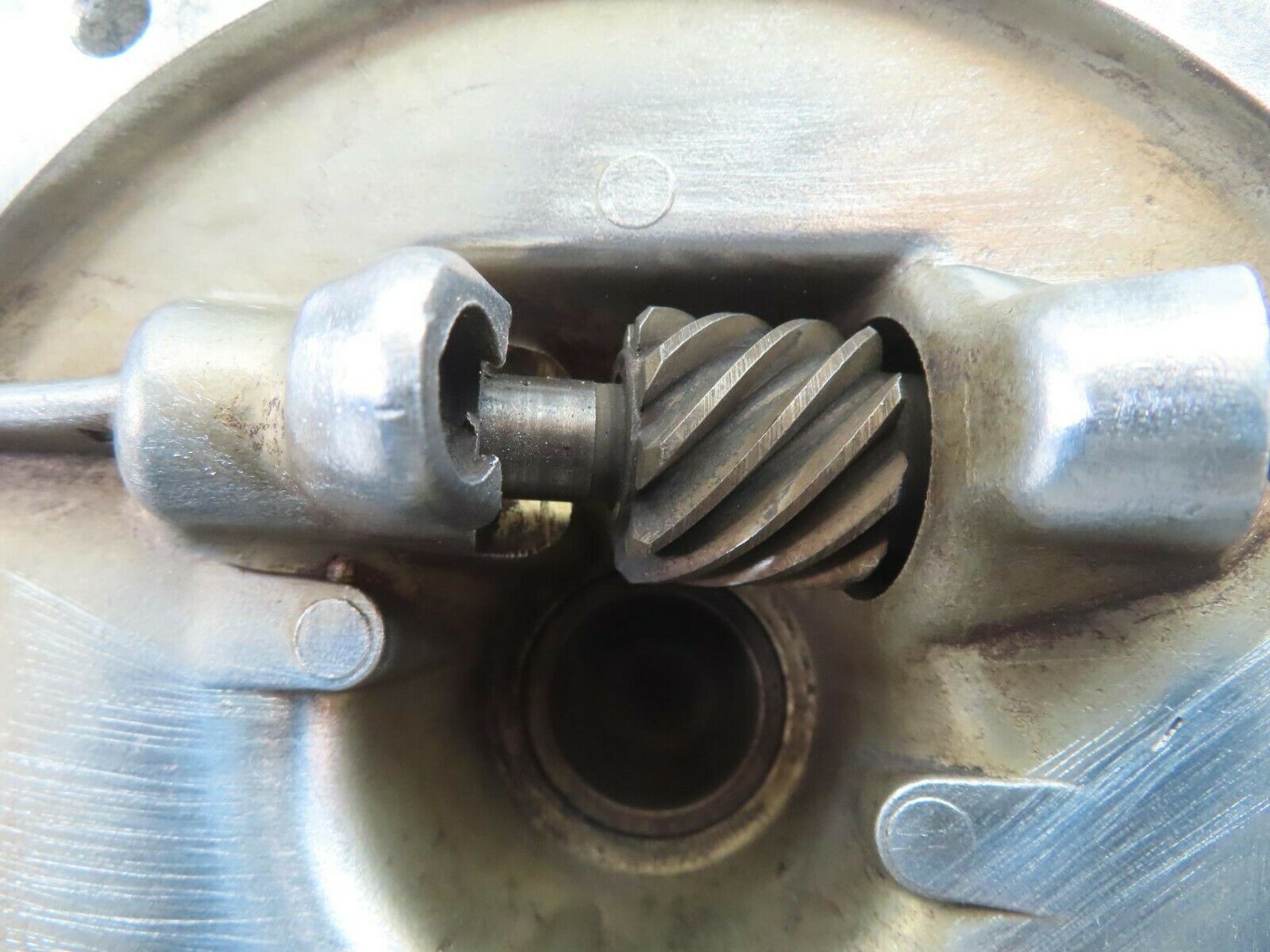 10176 Mercedes-Benz W111 280SE Ignition Distributor Housing 1271580415