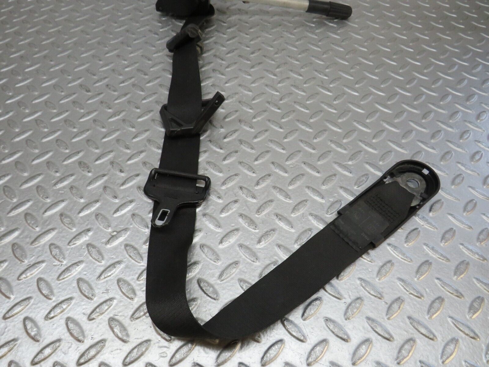 37164 Mercedes-Benz C126 420SEC Coupe Front Left Seat Belt No Buckle 1268606886