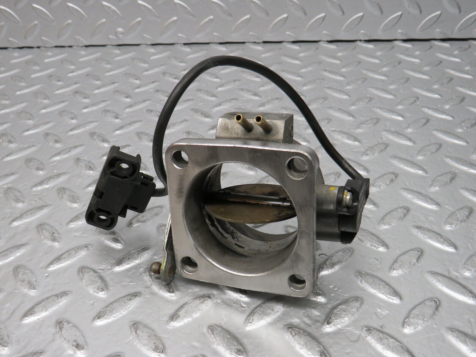 31742 Mercedes-Benz W201 190LE 1.8L Throttle Body Valve & Switch 0011409053