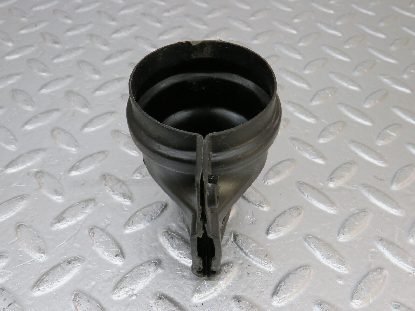 34309 Mercedes-Benz C126 380SEC Coupe Ignition Coil Protective Cap 0001581785