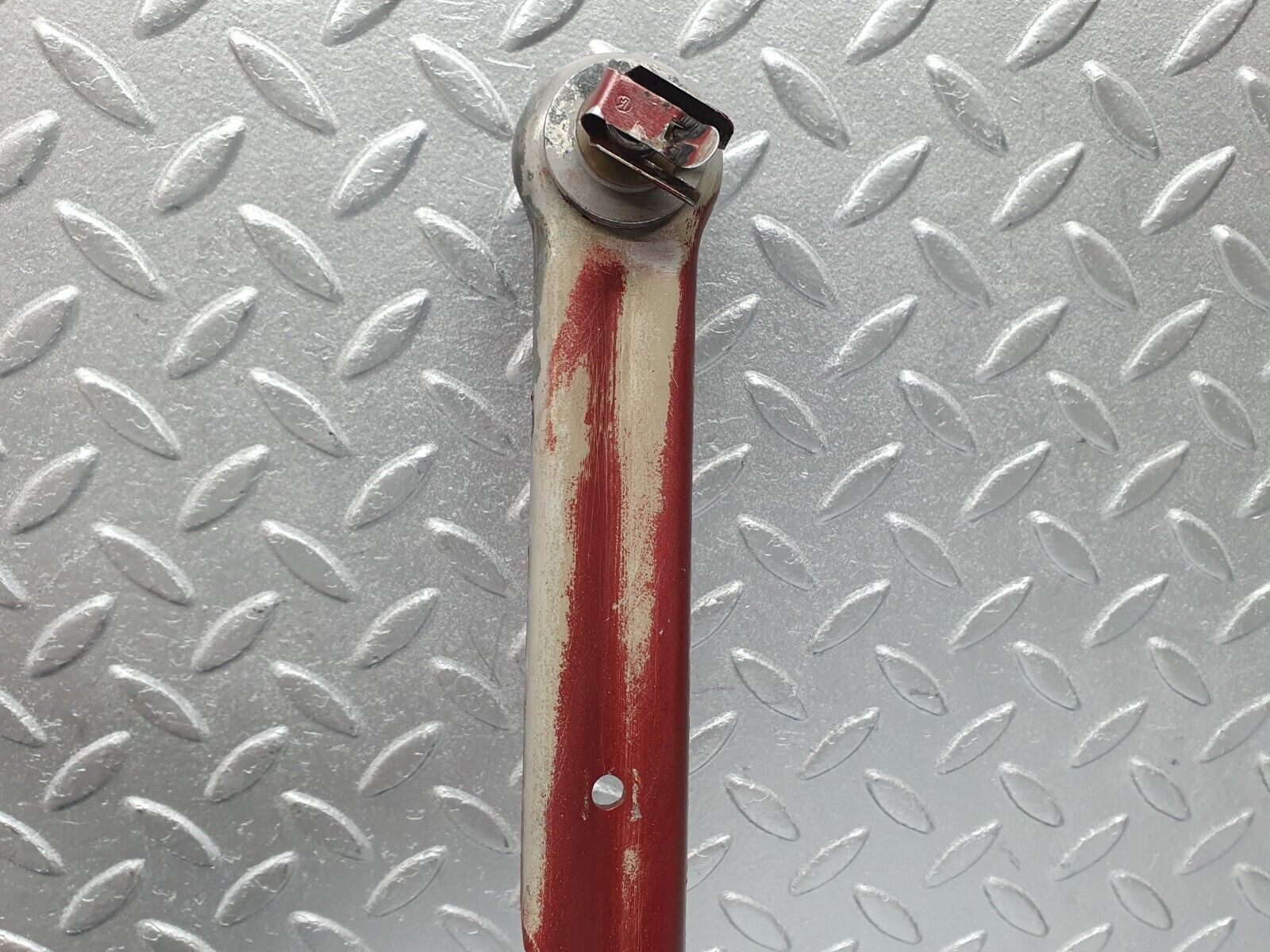 41006 Mercedes-Benz W126 300SE Bonnet Hinge Left Side