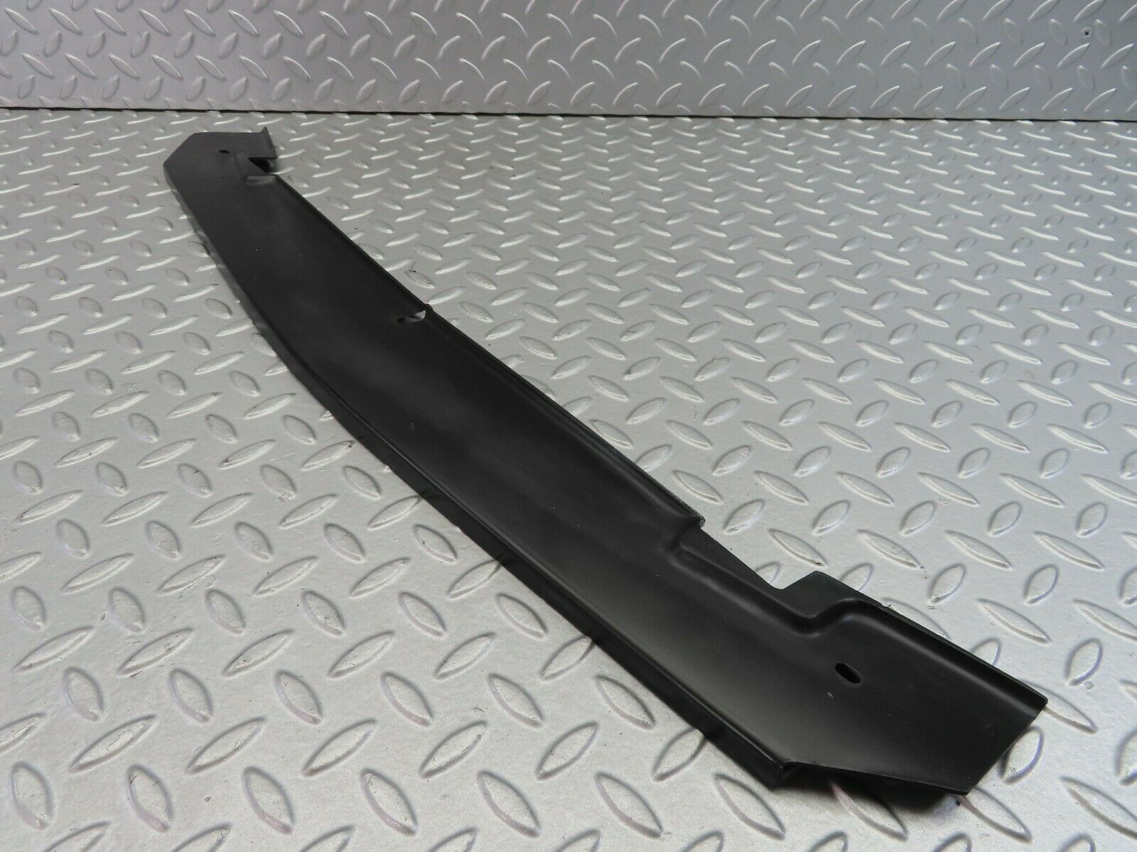 7522 Mercedes-Benz S123 230TE Wagon Front Bumper Centre Filler Trim 1238853023