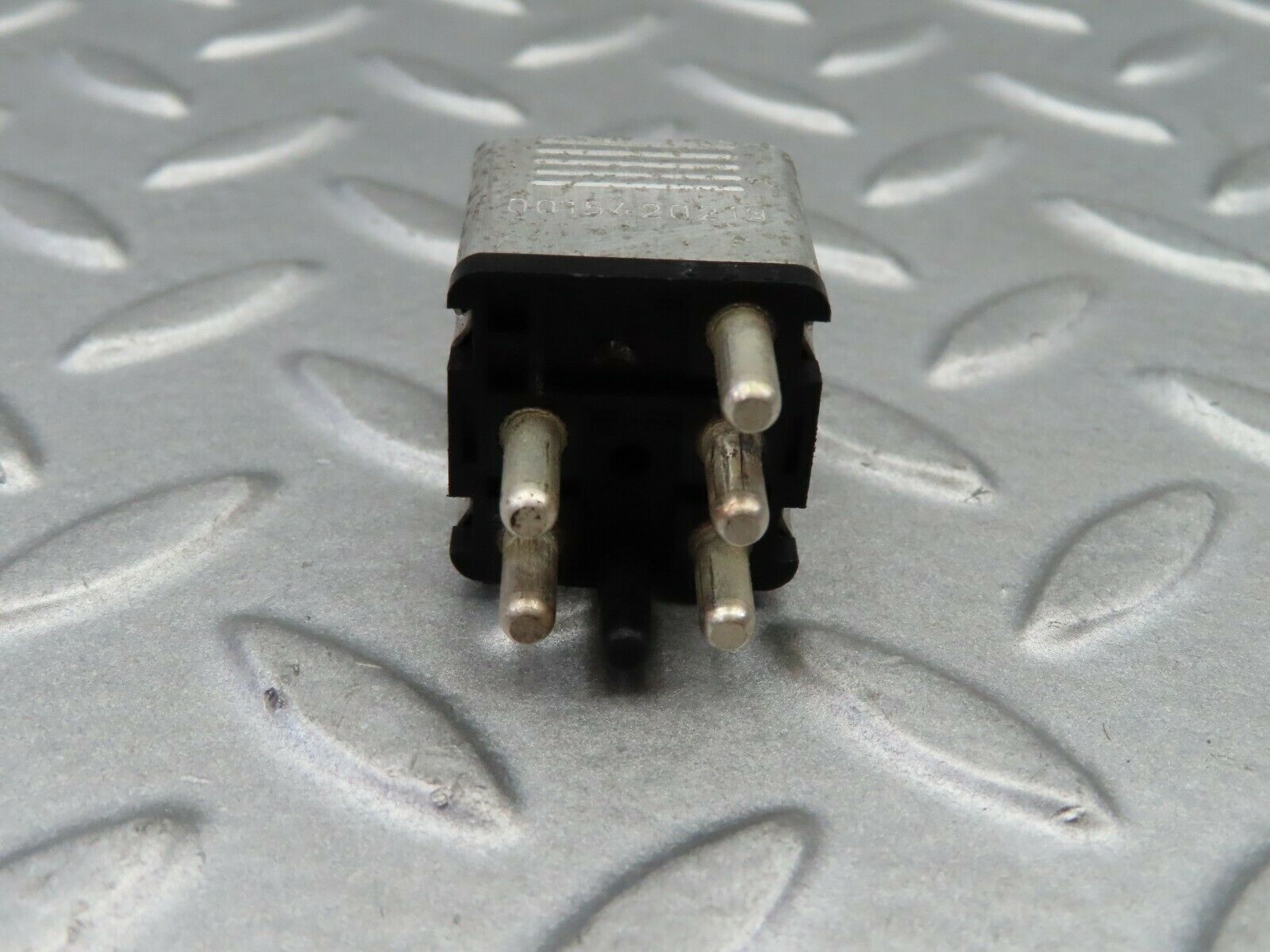 5768 Mercedes-Benz W123 200 Multi Purpose Relay 0015420219