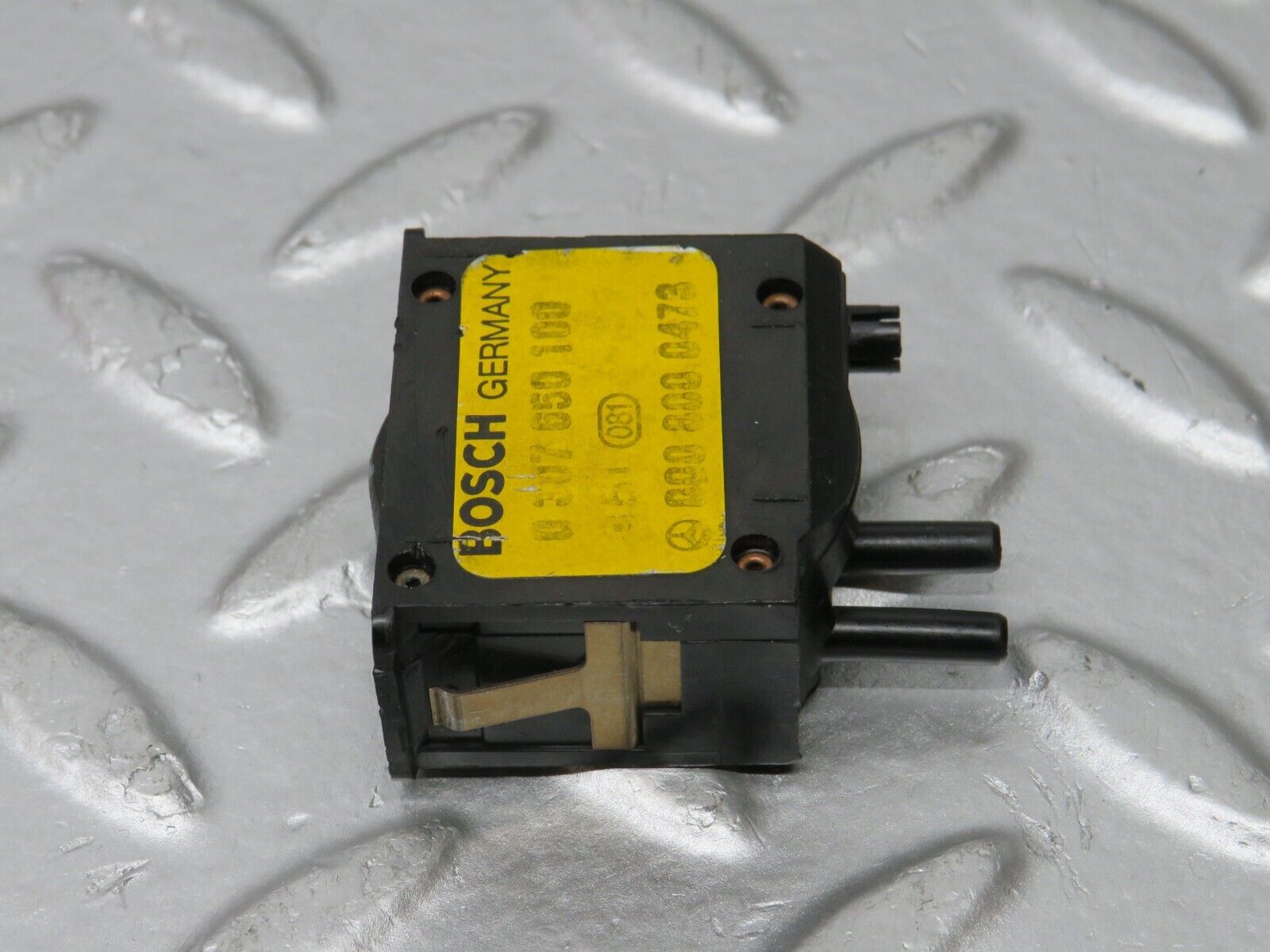 32208 Mercedes-Benz W123 230E Headlight Level Switch 0307650100 0008000473