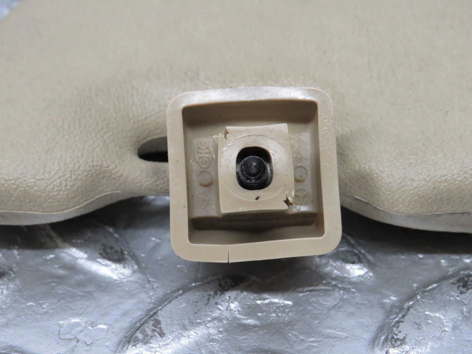 33944 Mercedes-Benz W124 260E Sun Visor Right Side Beige