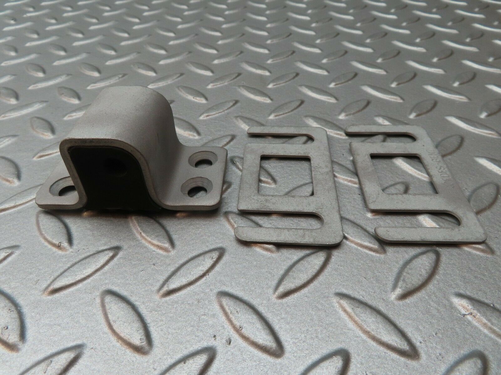 4223 Mercedes-Benz V123 240D LWB Door Lock Latch Right Side