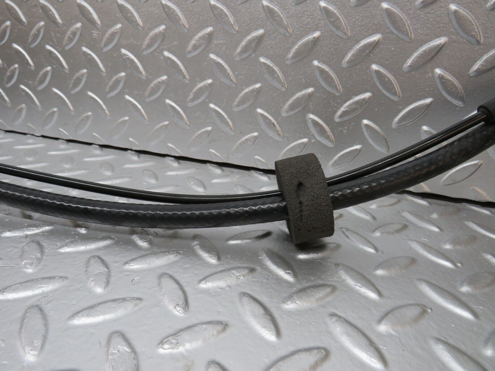 31843 Mercedes-Benz W201 190LE 1.8L Fuel Vapor Charcoal Filter Canister With Hose 2014700259