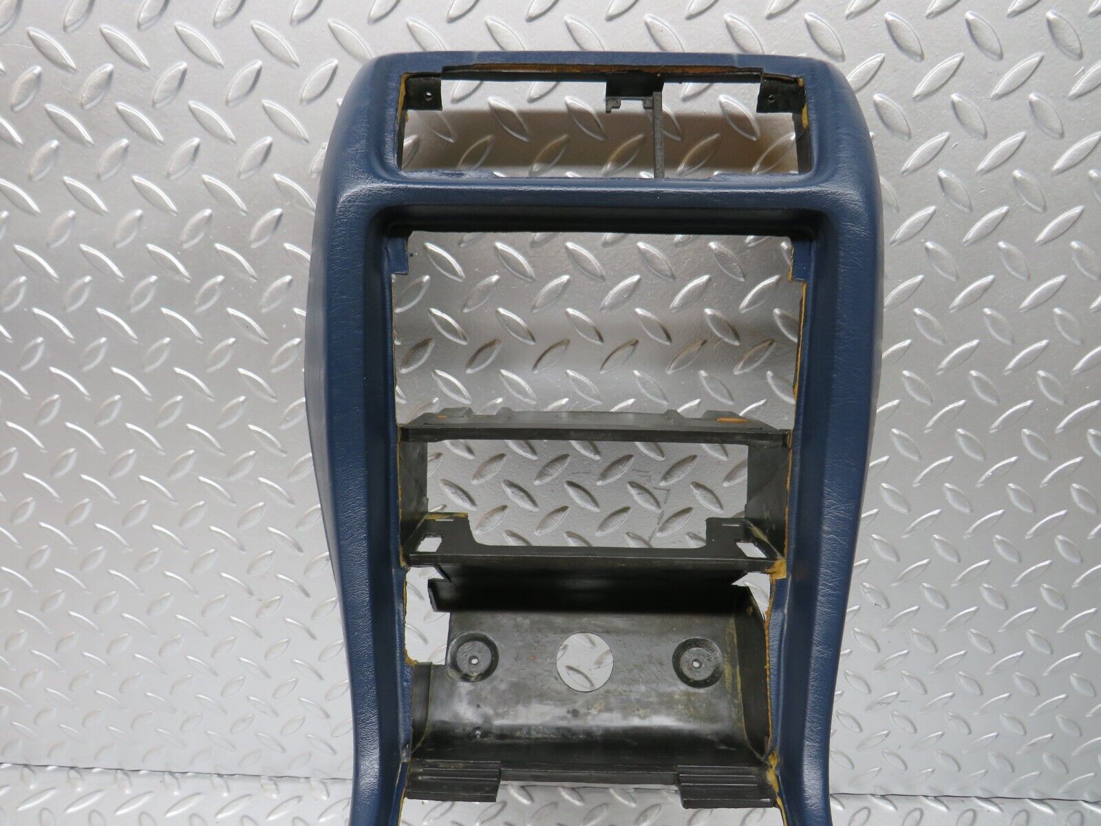 26864 Mercedes-Benz W123 240D Centre Console Blue