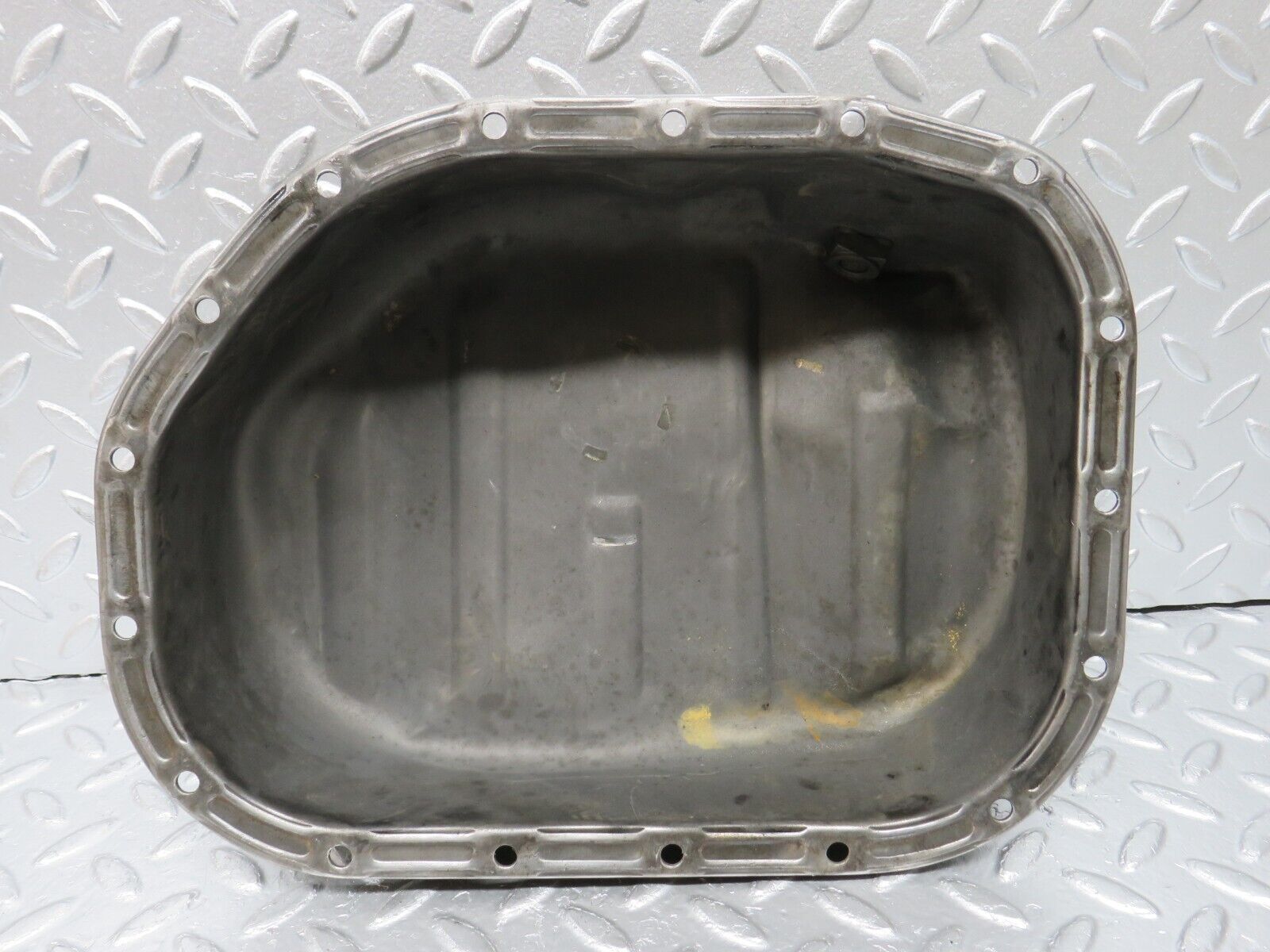 32937 Mercedes-Benz W123 300D Oil Pan Oil Sump