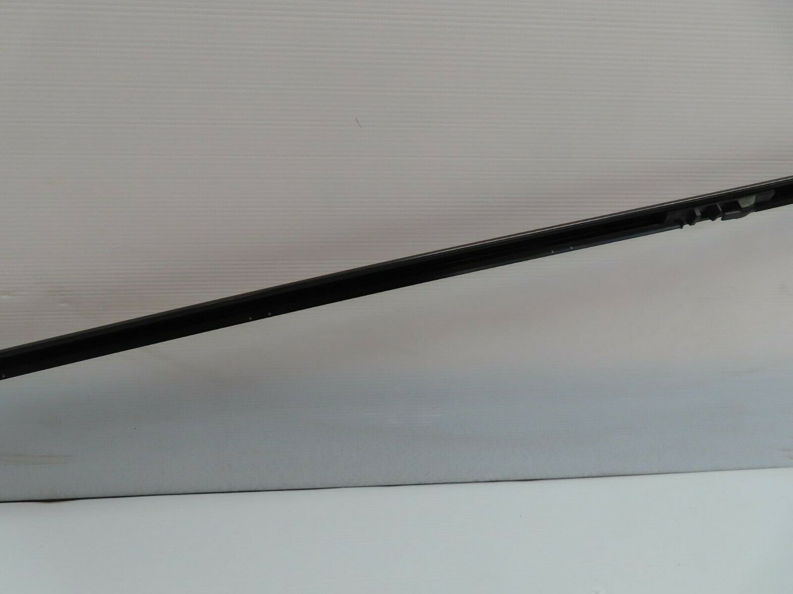 9539 Mercedes-Benz C124 300CE Coupe Roof Chrome Left Side