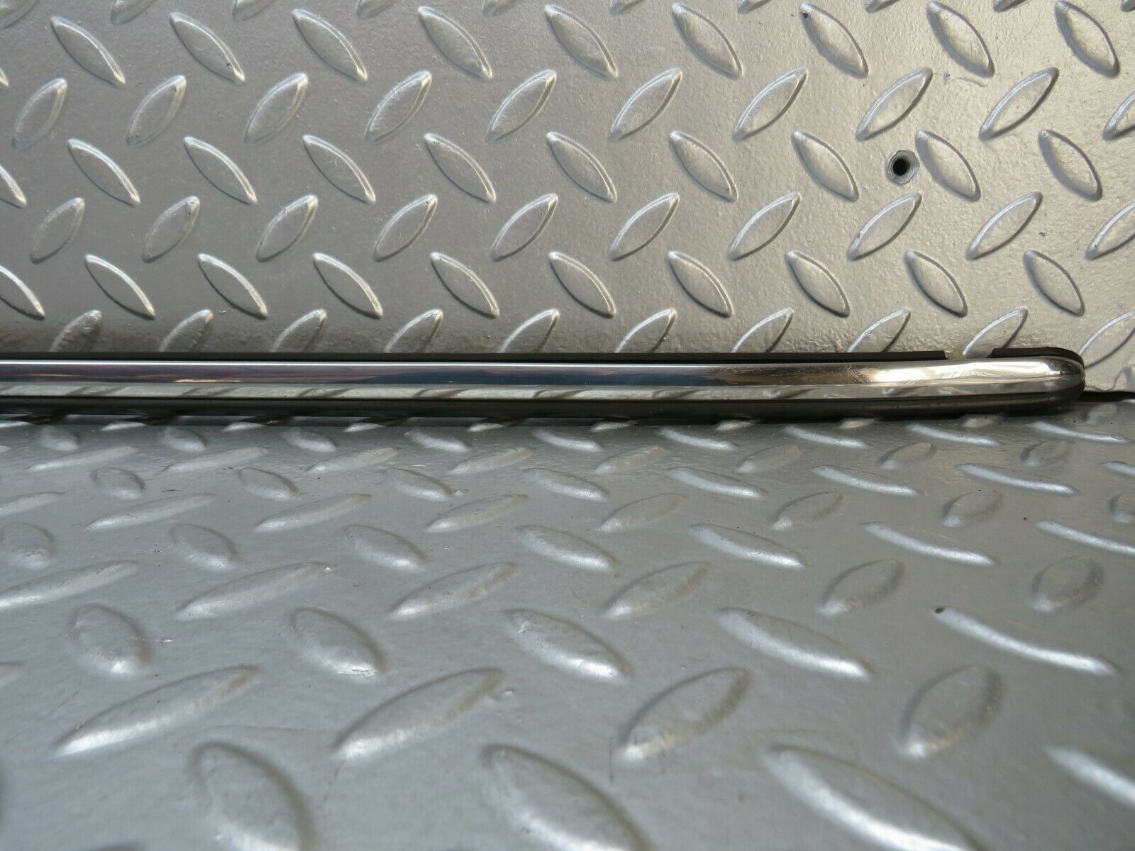 23638 Mercedes-Benz W114 280E Front Right Fender Wing Centre Moulding Trim