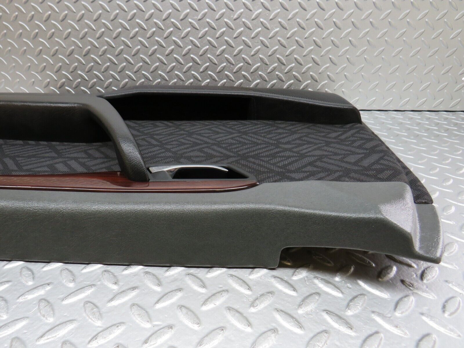 33355 Mercedes-Benz W202 C180 Front Right Door Card 2027202463