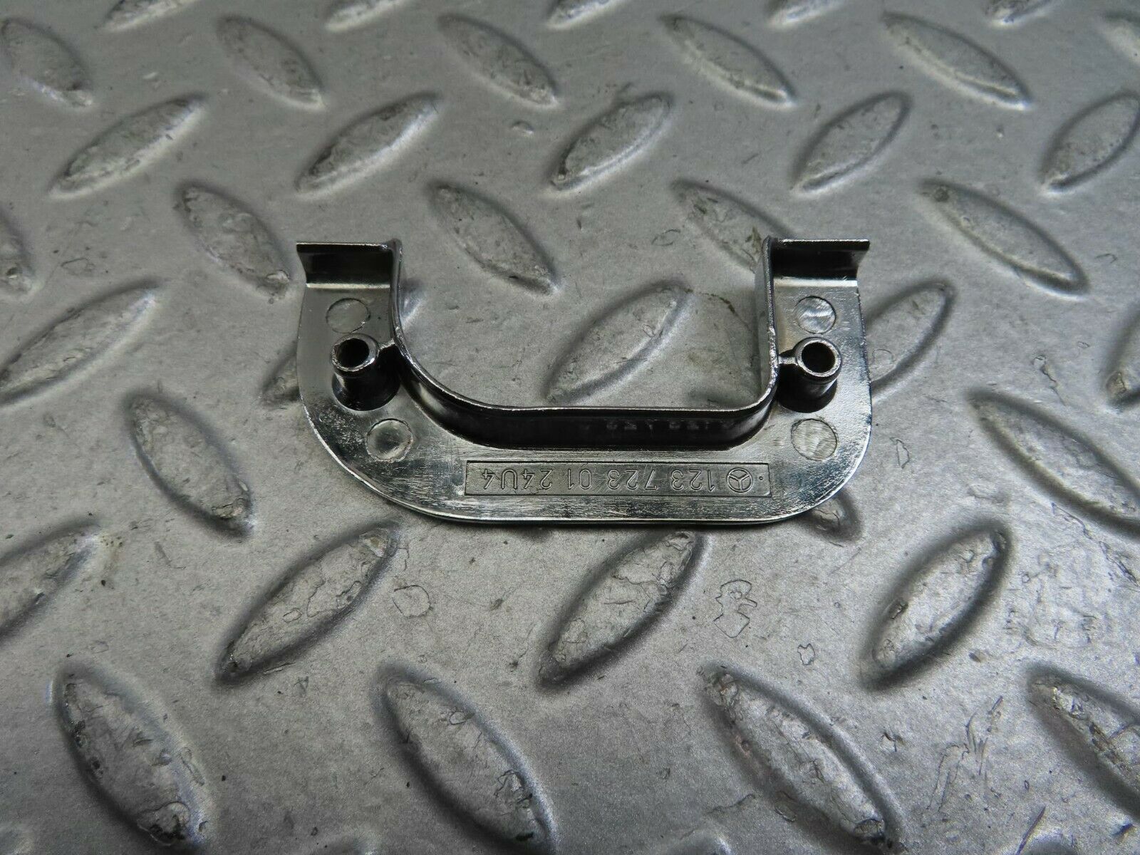 9770 Mercedes-Benz C123 280CE Coupe Left Chrome Door Latch Trim 1237230124